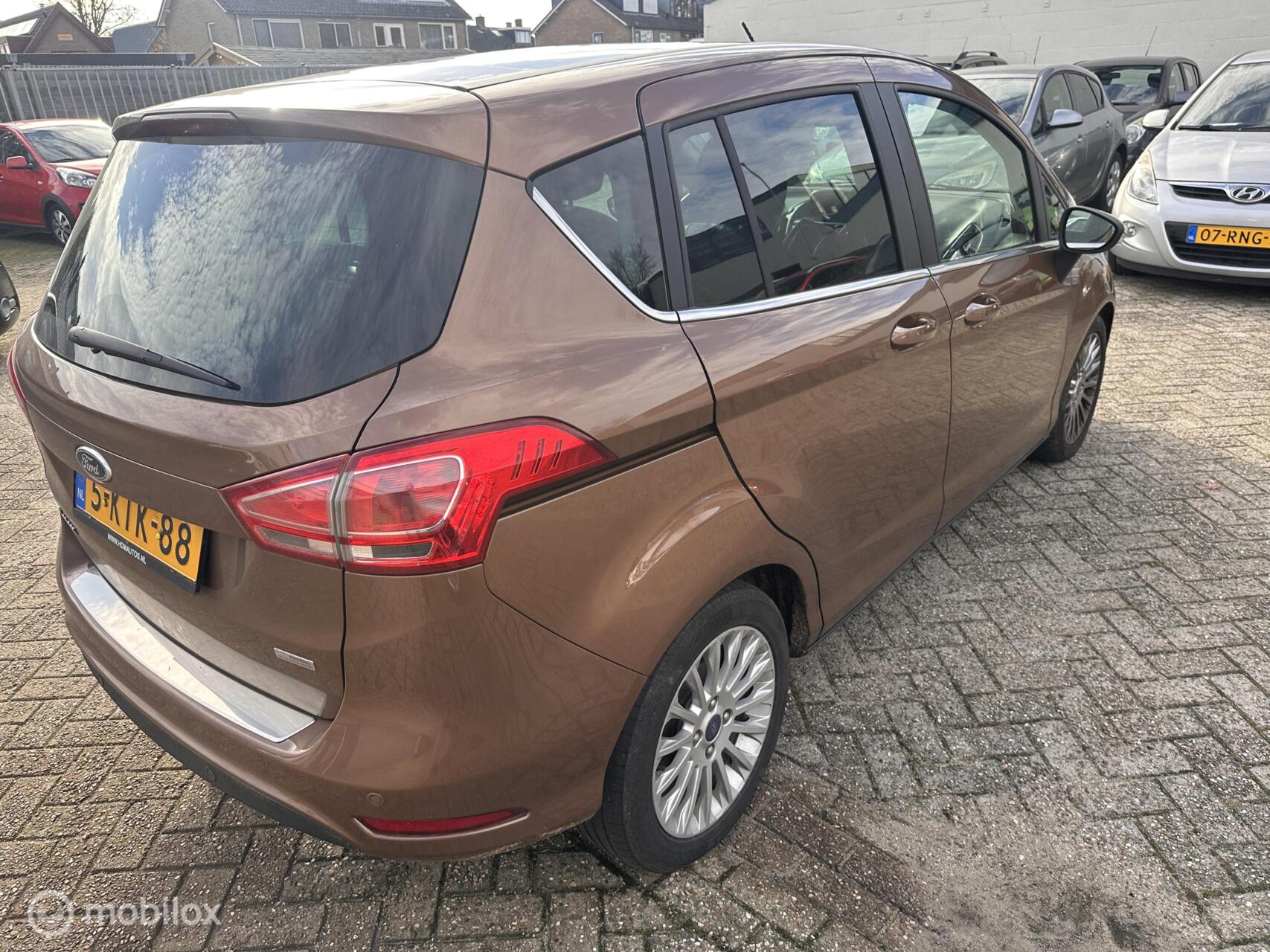 Foto van Ford B-max