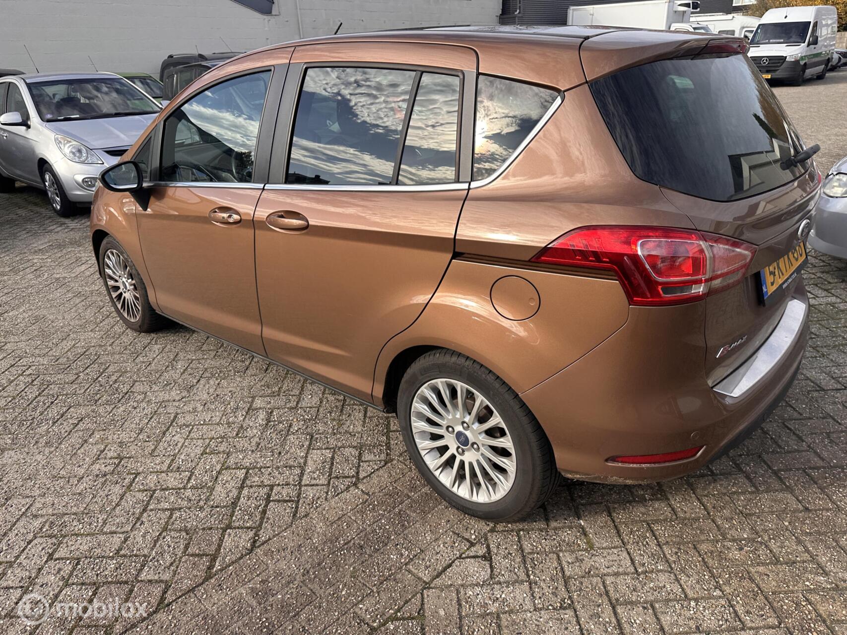 Foto van Ford B-max
