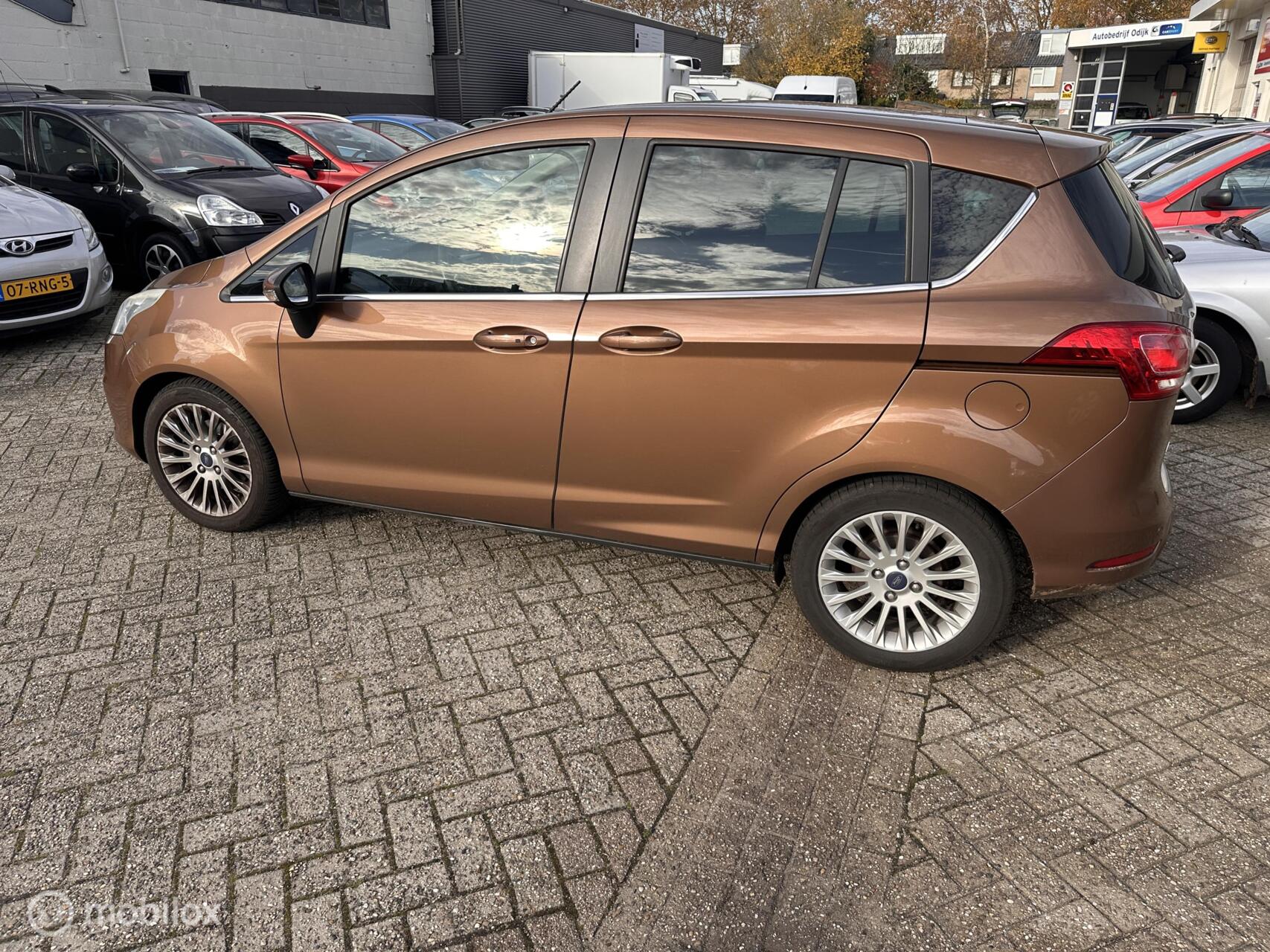 Foto van Ford B-max