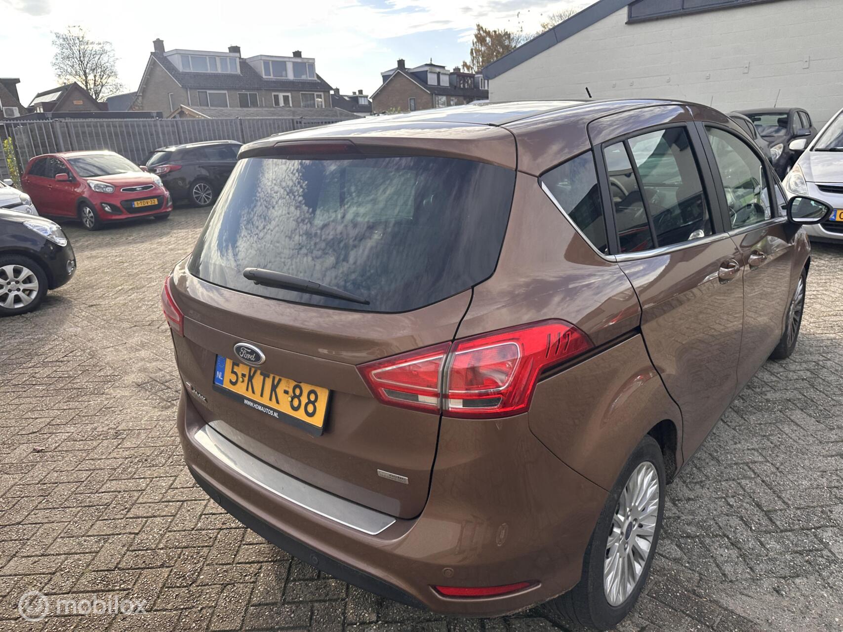 Foto van Ford B-max