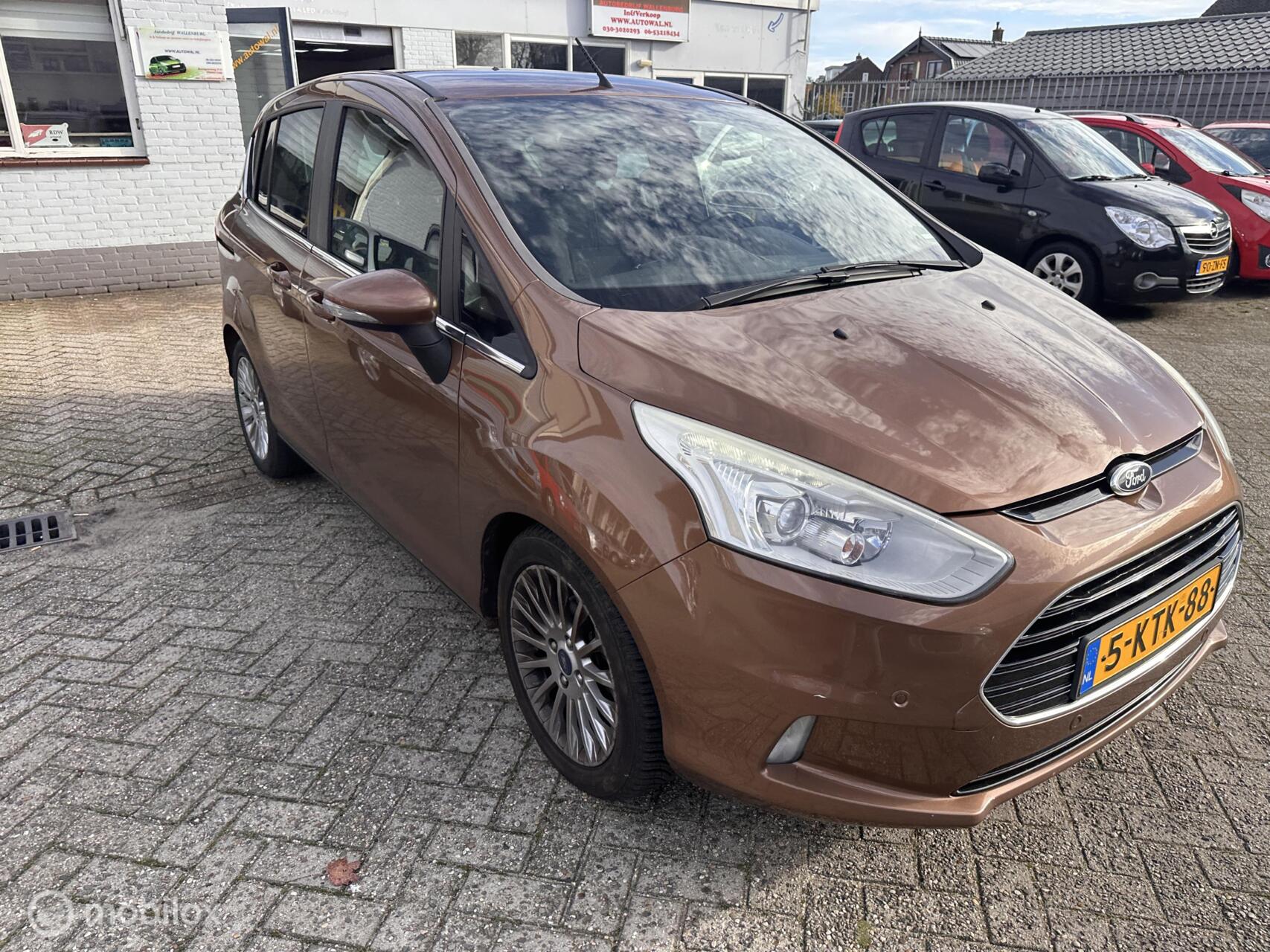 Foto van Ford B-max