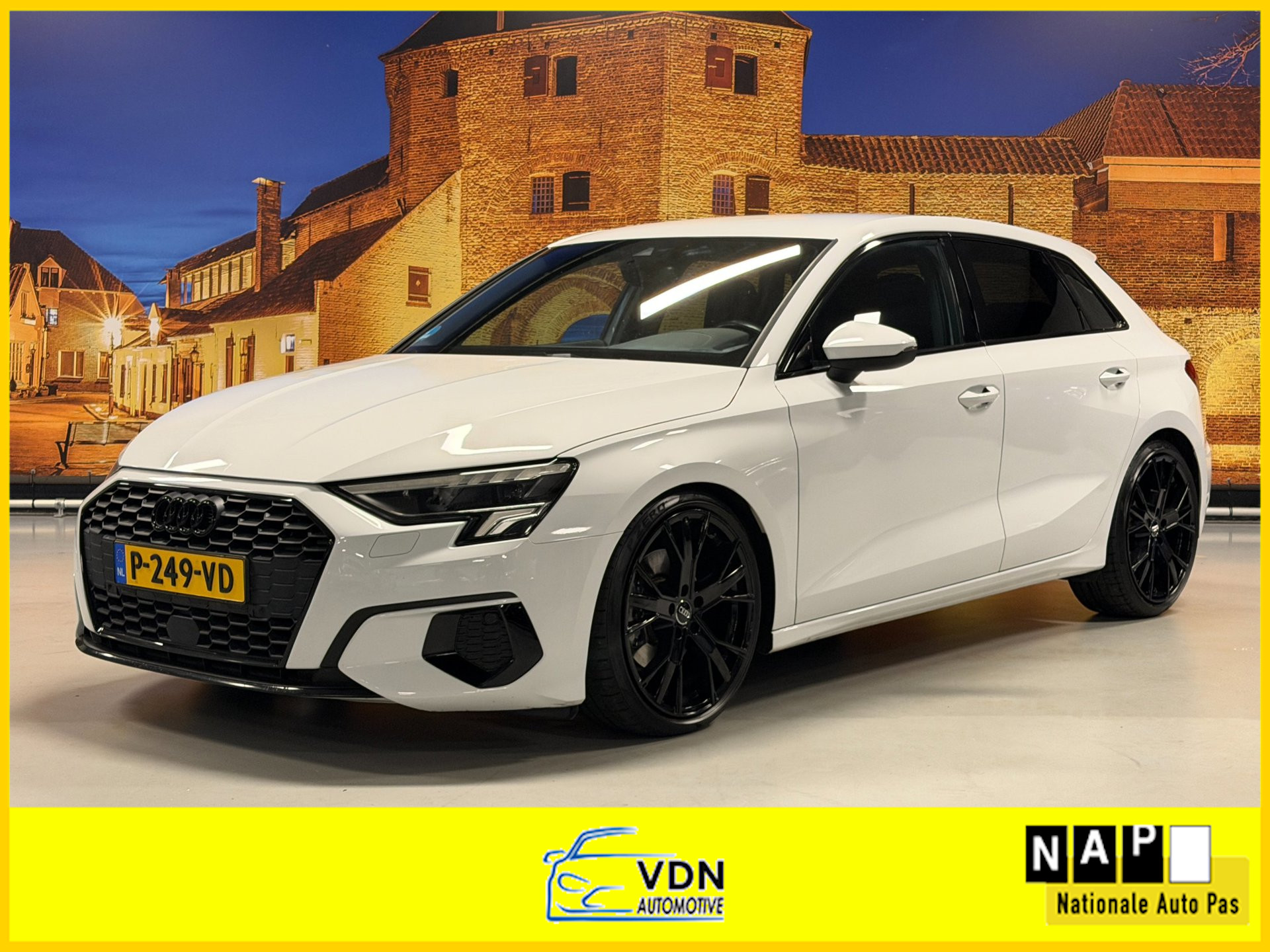 Audi A3 Sportback 30 TFSI Business Ed. Automaat Led Camera Carplay 2022 - voorkant
