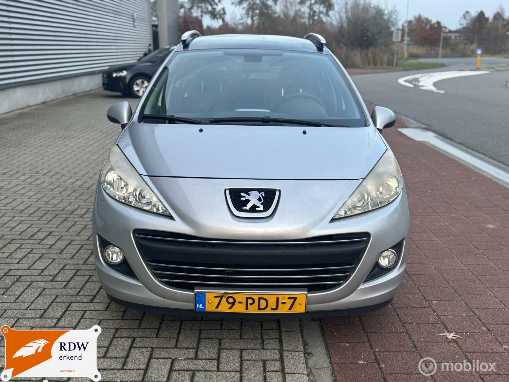 Peugeot 207 SW 1.6 VTi Blue Lease Executive//GROTE BEURT// 2011 - voorkant