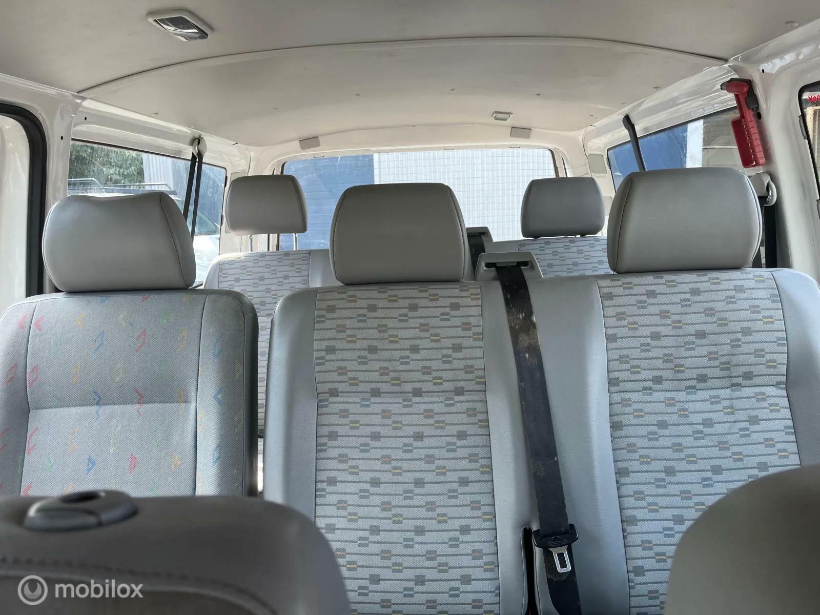 Foto van Volkswagen Transporter Kombi