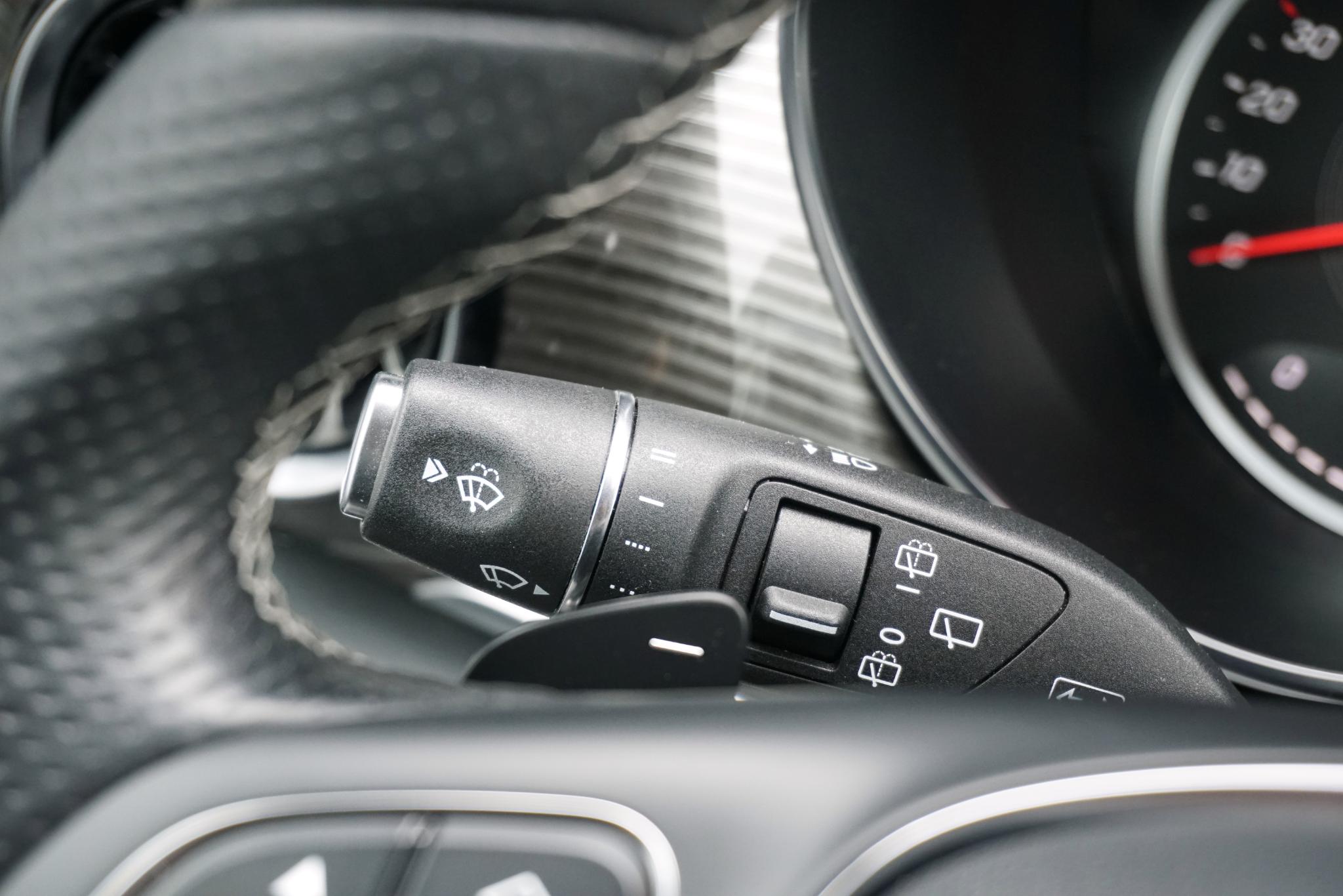 Foto van Mercedes-Benz Eqv