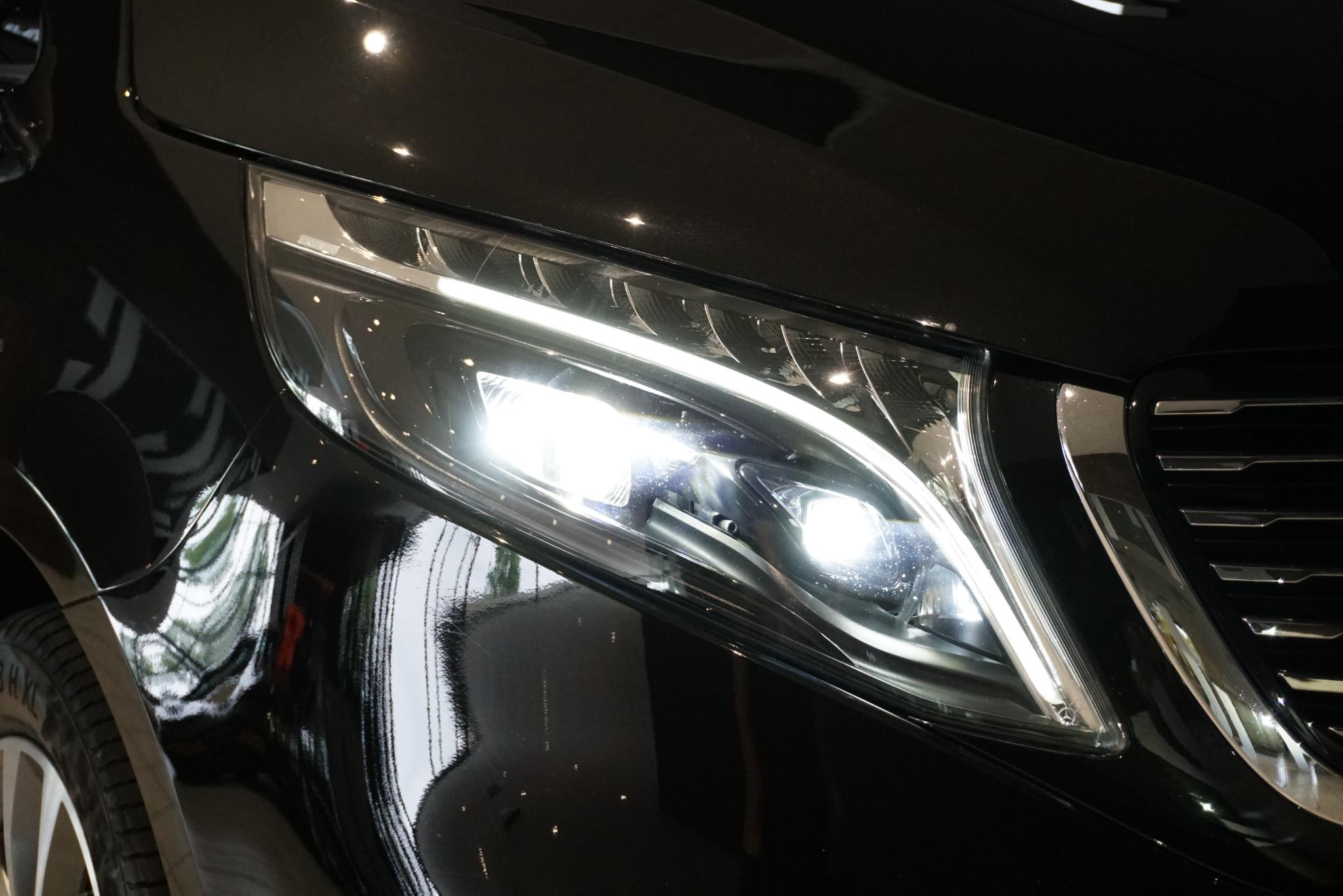 Foto van Mercedes-Benz Eqv