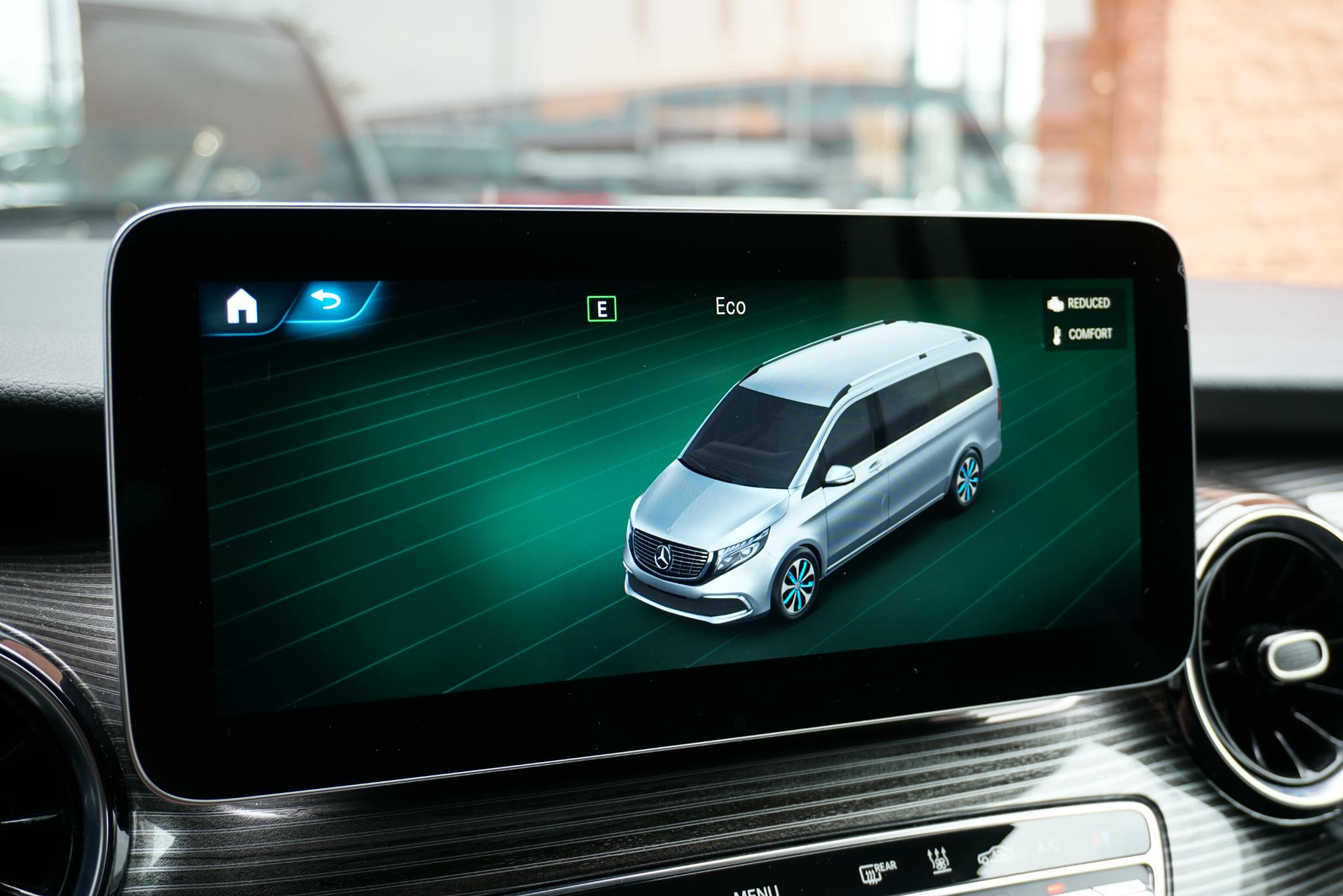 Foto van Mercedes-Benz Eqv
