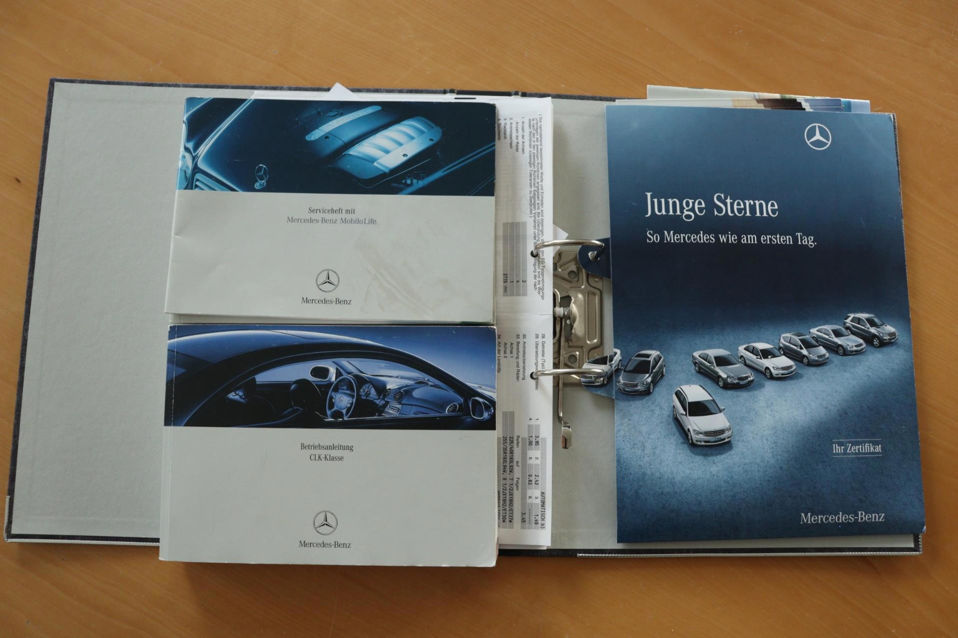 Foto van Mercedes-Benz CLK 320