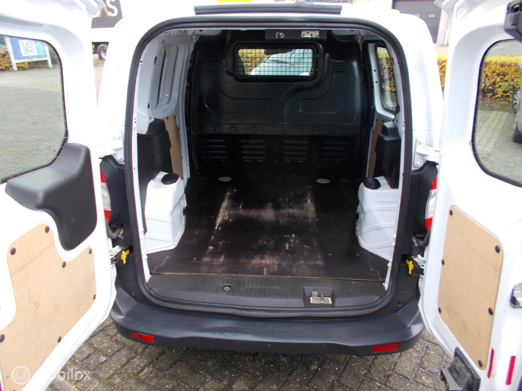 Foto van Ford Transit Courier
