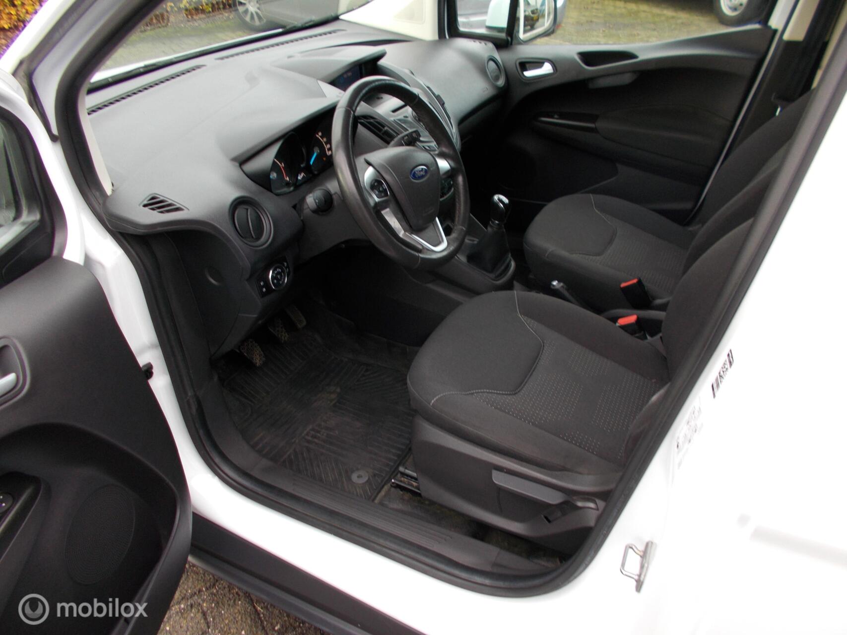 Foto van Ford Transit Courier