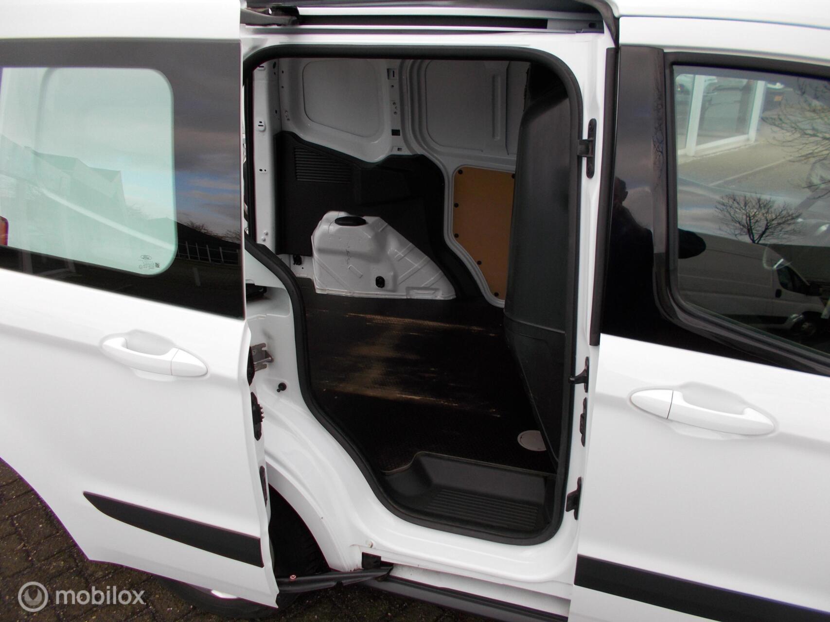 Foto van Ford Transit Courier
