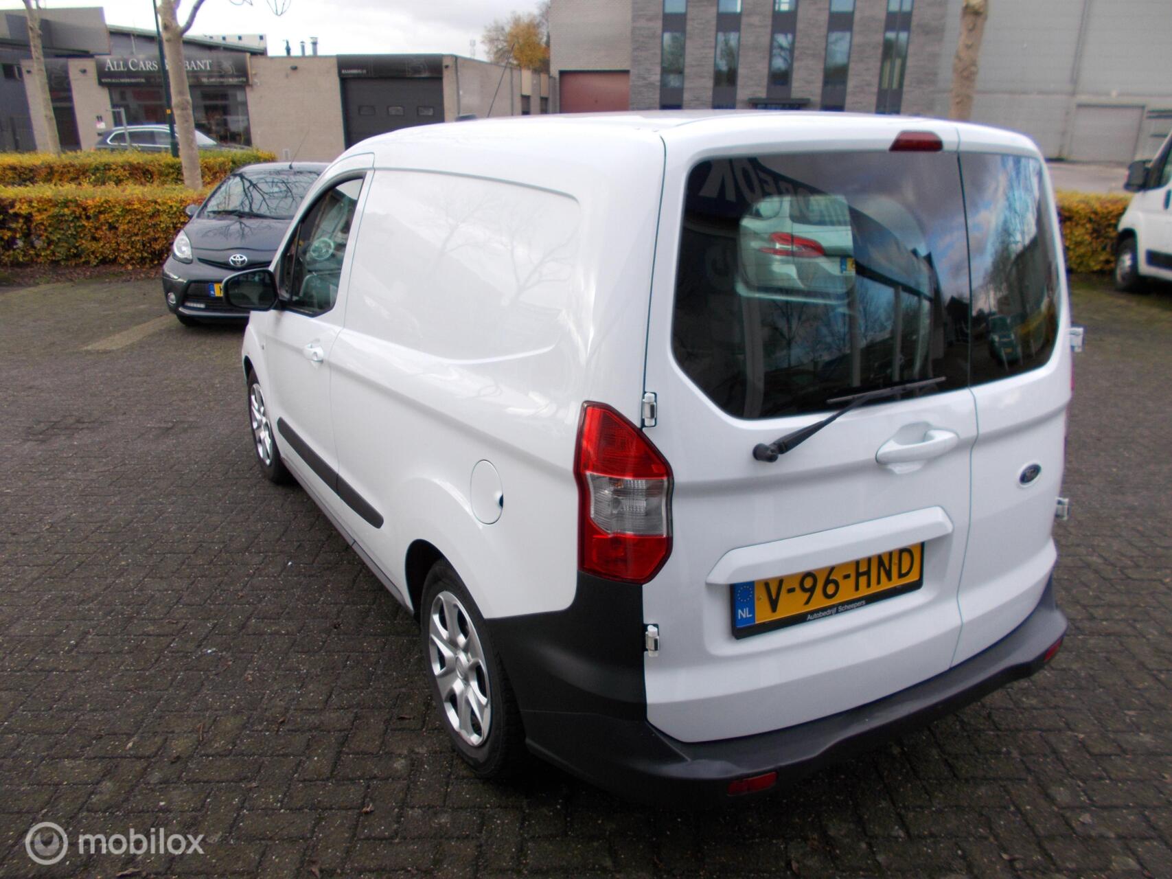 Foto van Ford Transit Courier