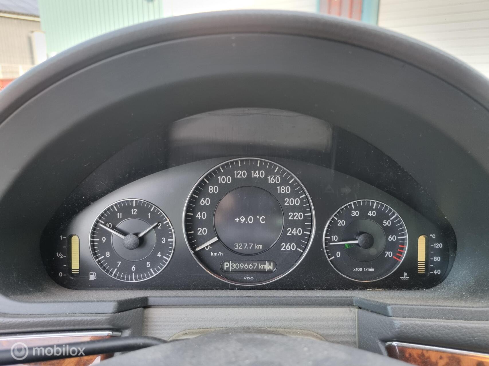 Foto van Mercedes-Benz E 200 Kompressor