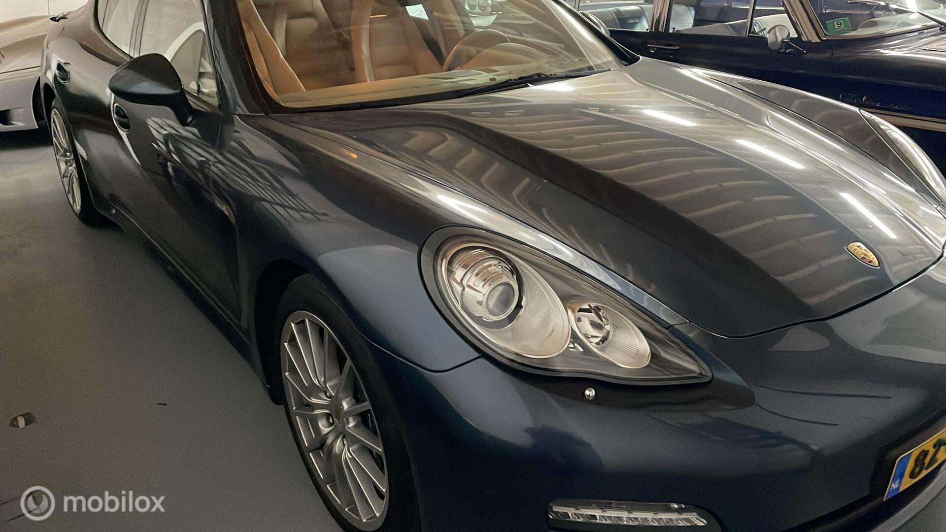 Porsche Panamera 3.6 2011 - voorkant