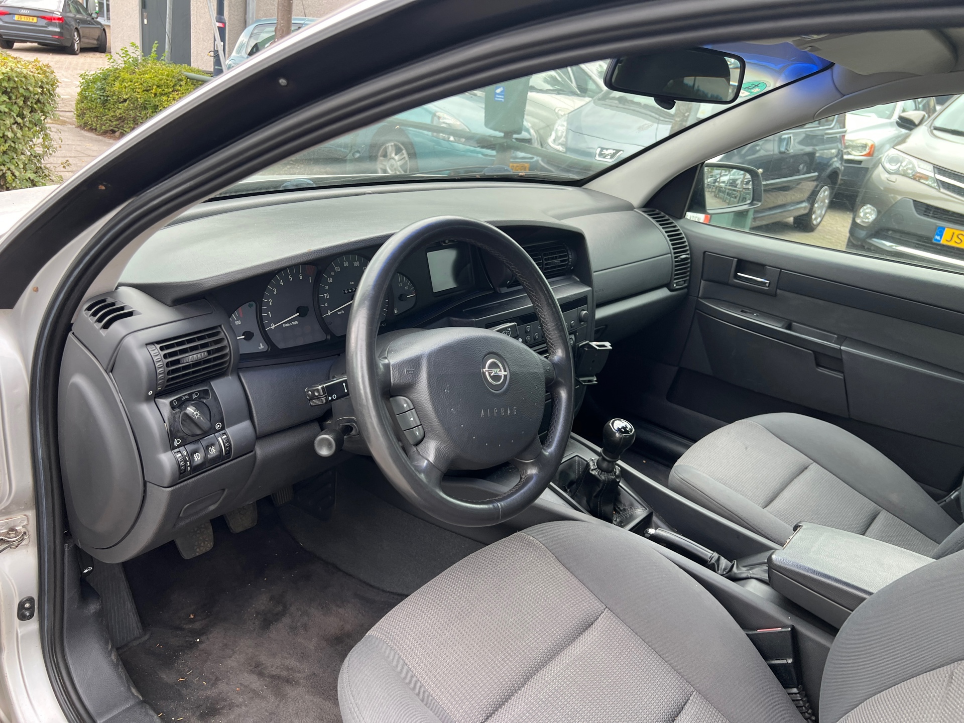 Foto van Opel Omega