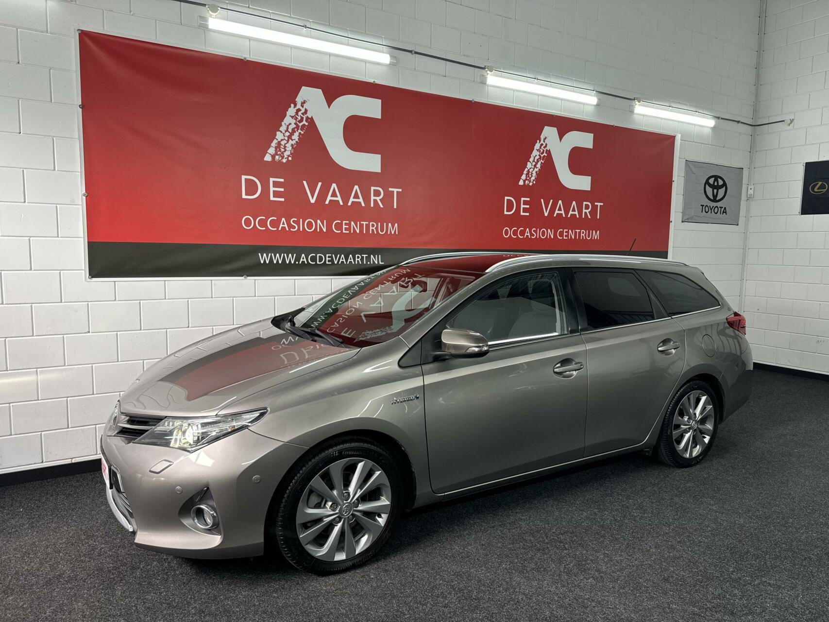 Toyota Auris 1.8 Hybrid Executive - VERKOCHT! 2013 - voorkant