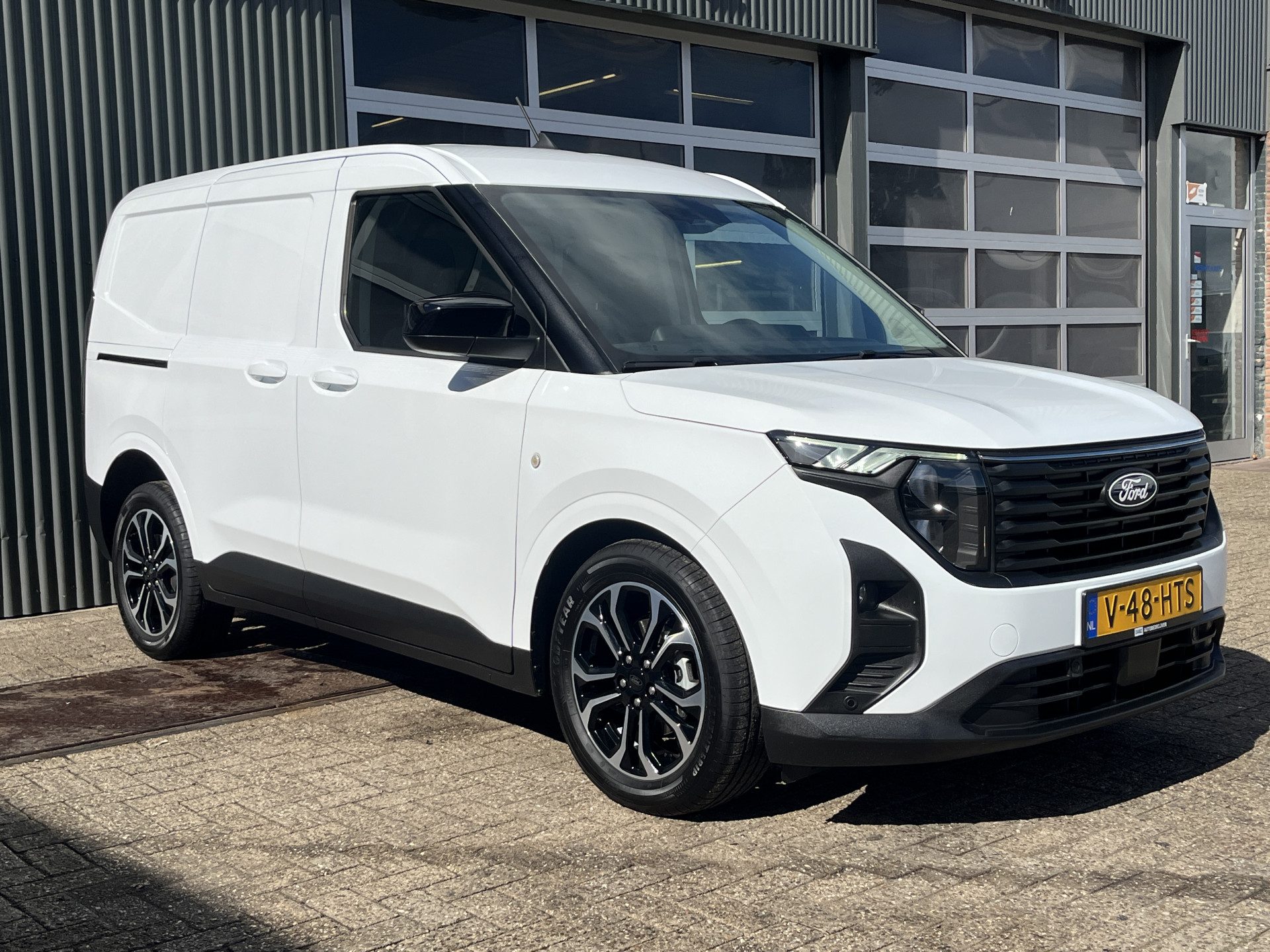 Ford Transit Courier Courier 1.0 EcoBoost Limited 2024 - voorkant