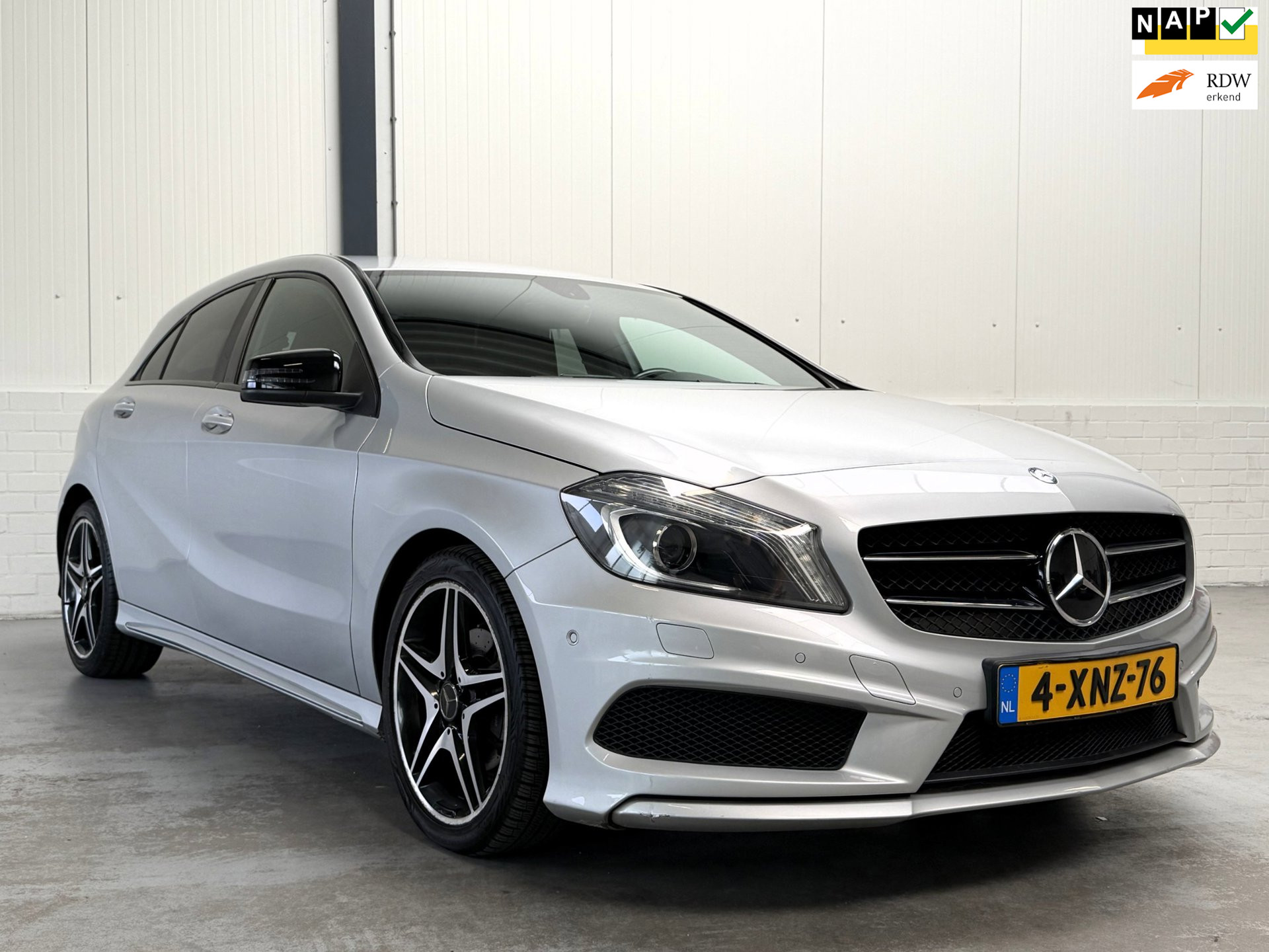 Mercedes-Benz A 180 180 Ambition AMG|Org NL|1e Eigenaar 2014 - voorkant