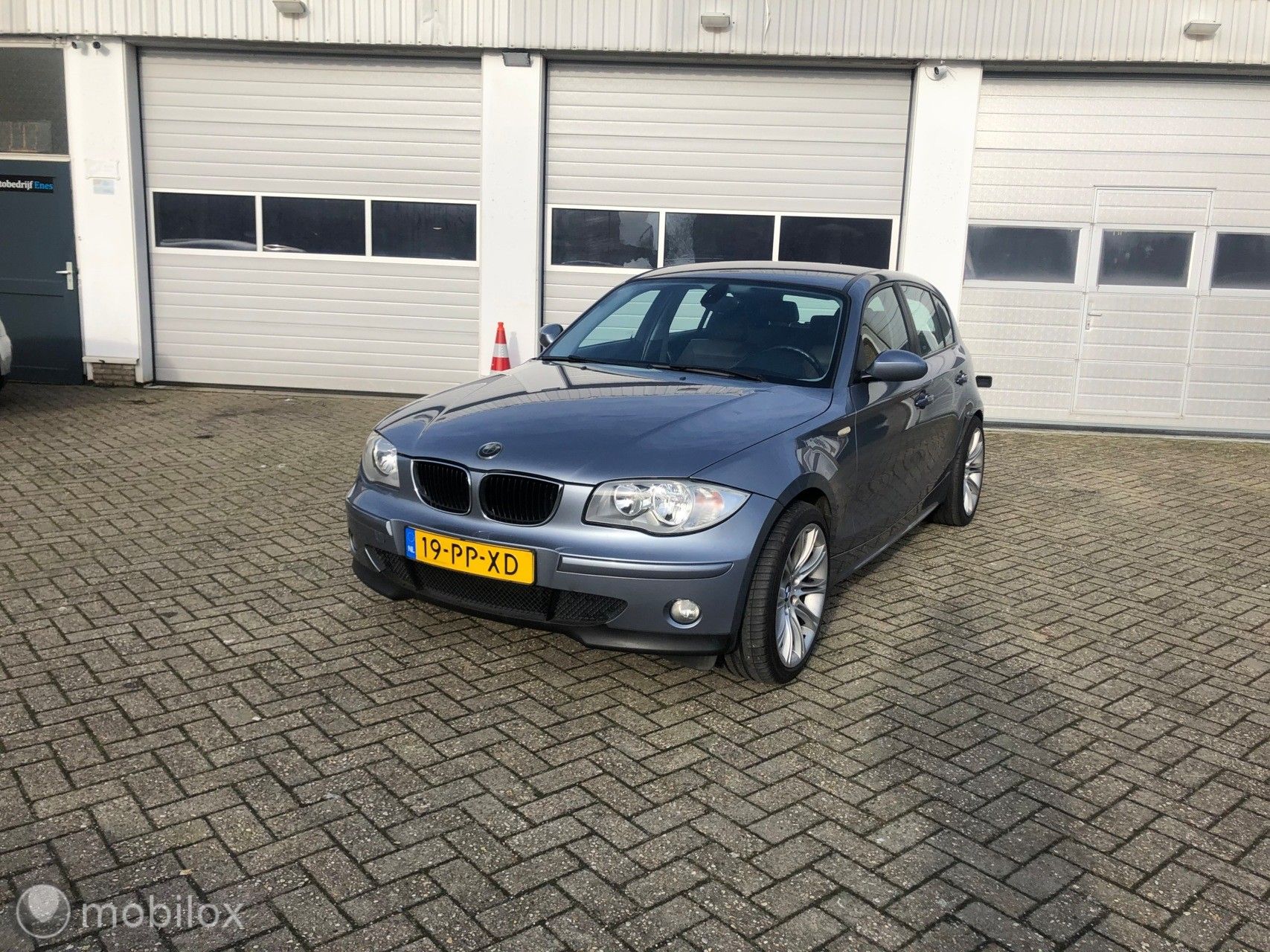 BMW 1-serie 116i High Executive Nieuwe APK 2004 - voorkant