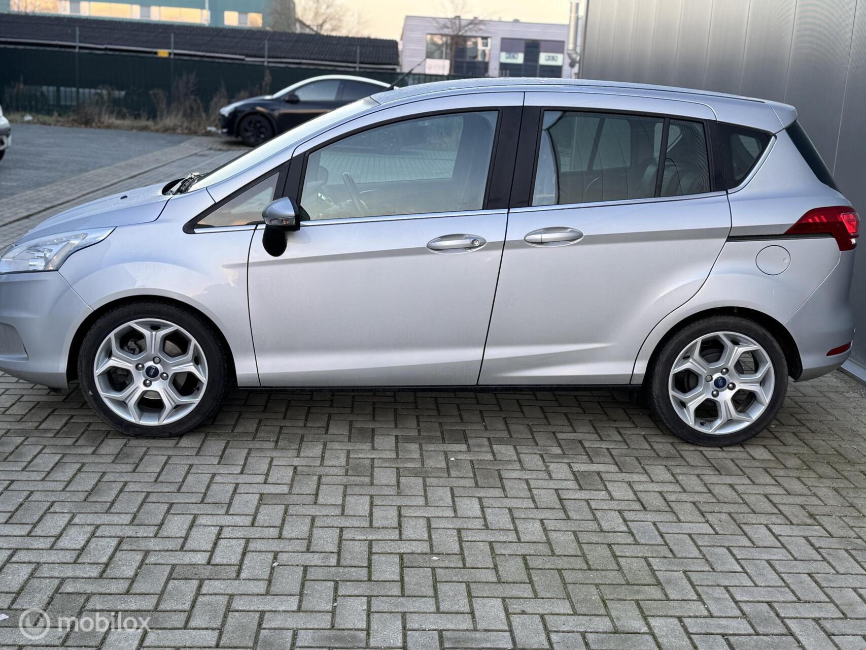 Foto van Ford B-max