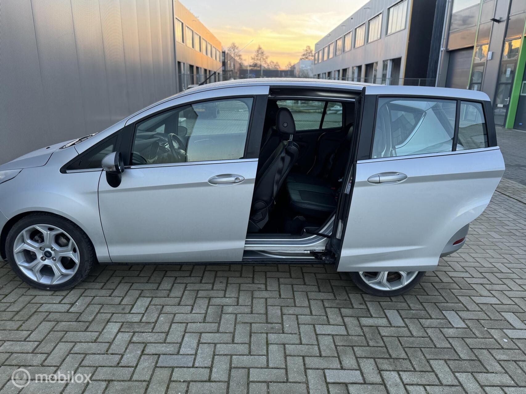 Foto van Ford B-max
