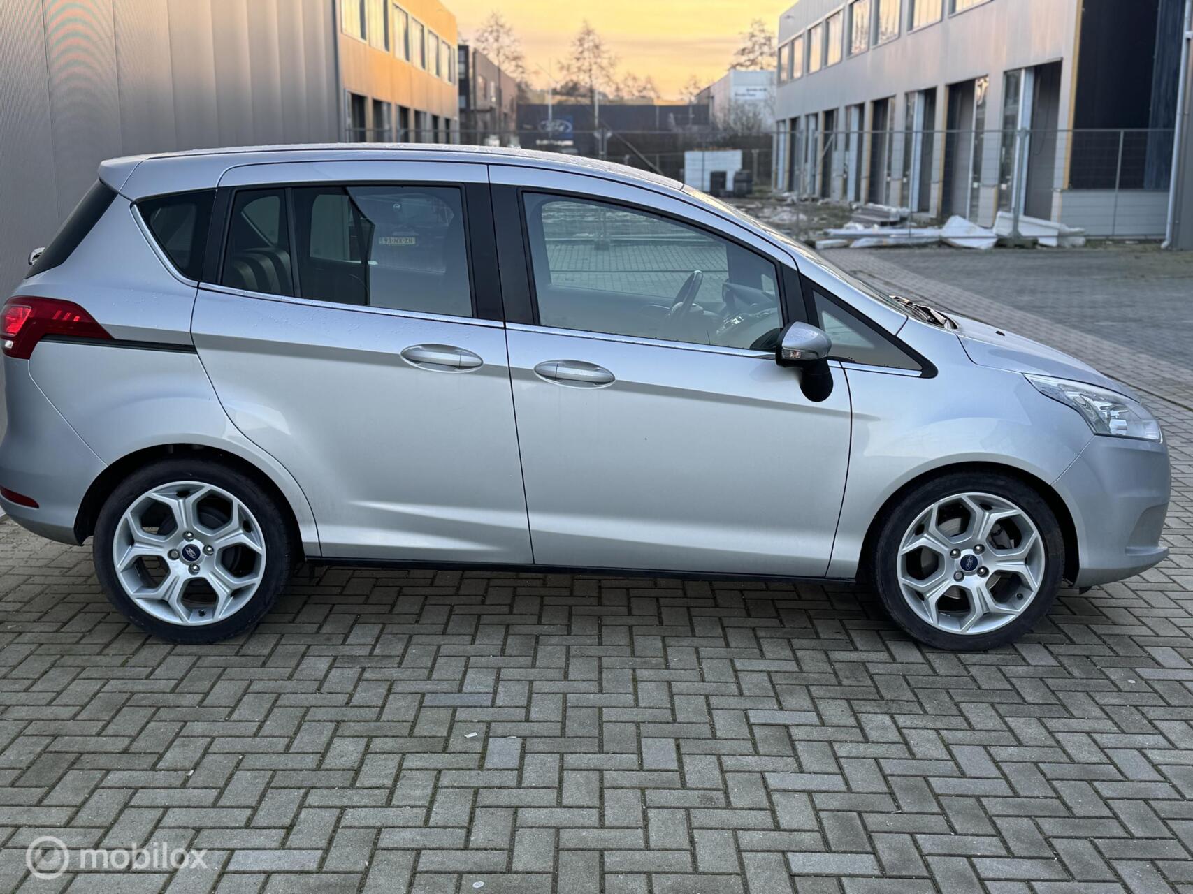 Foto van Ford B-max