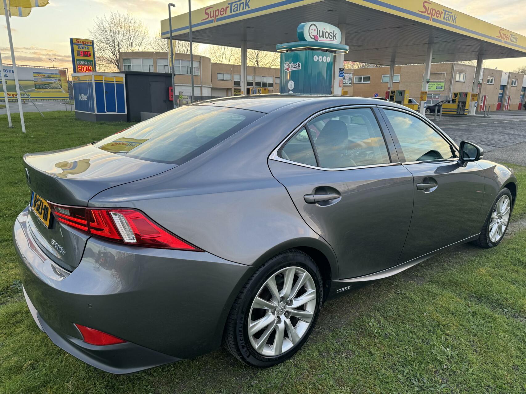Foto van Lexus Is