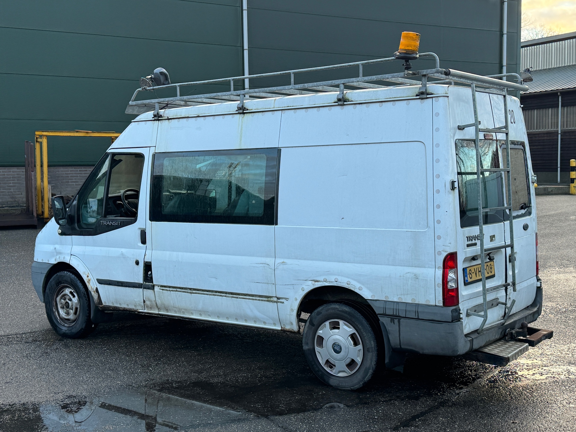 Foto van Ford Transit 330m DC RD 115dpf 3,73