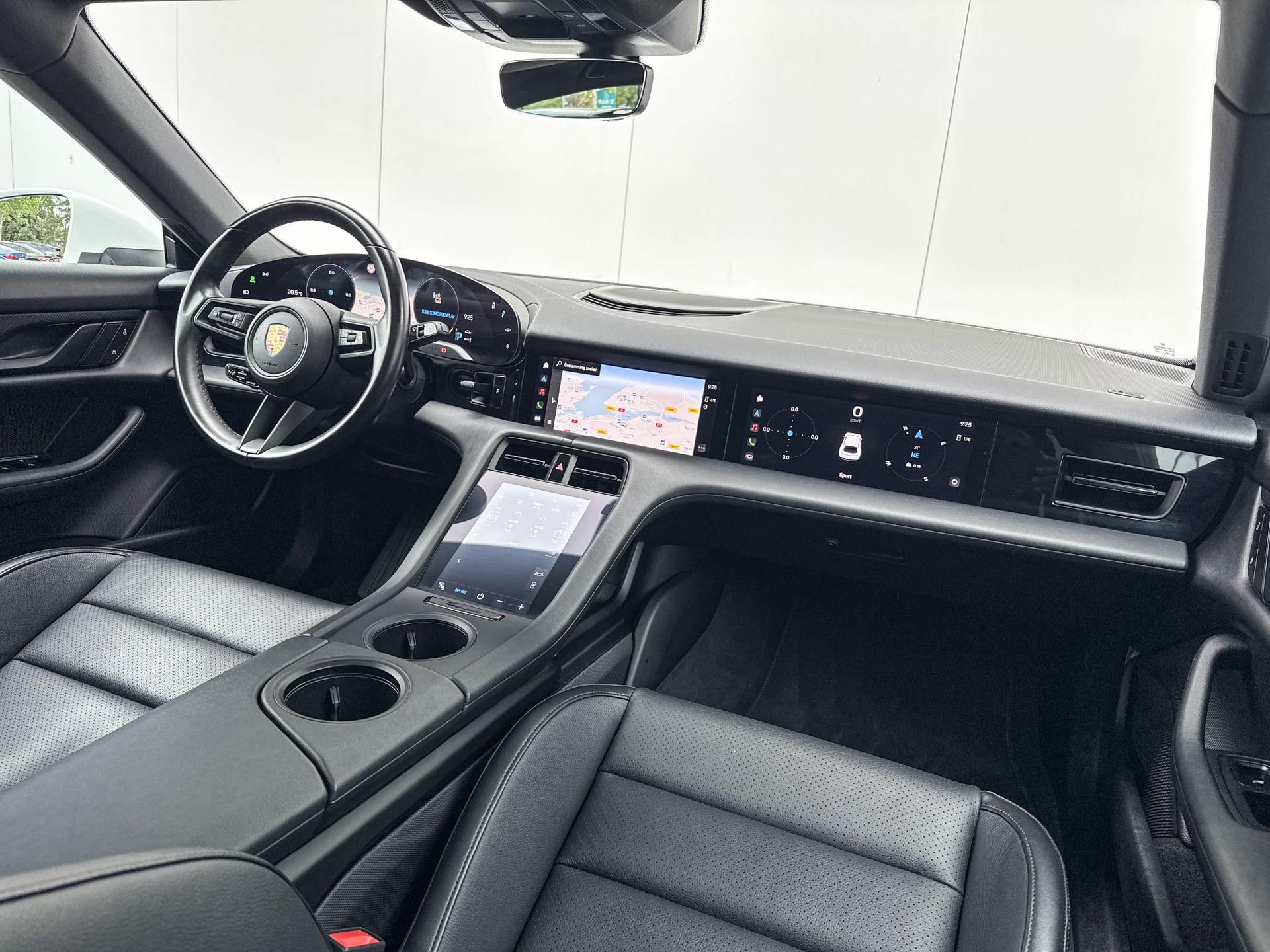 Foto van Porsche Taycan 4