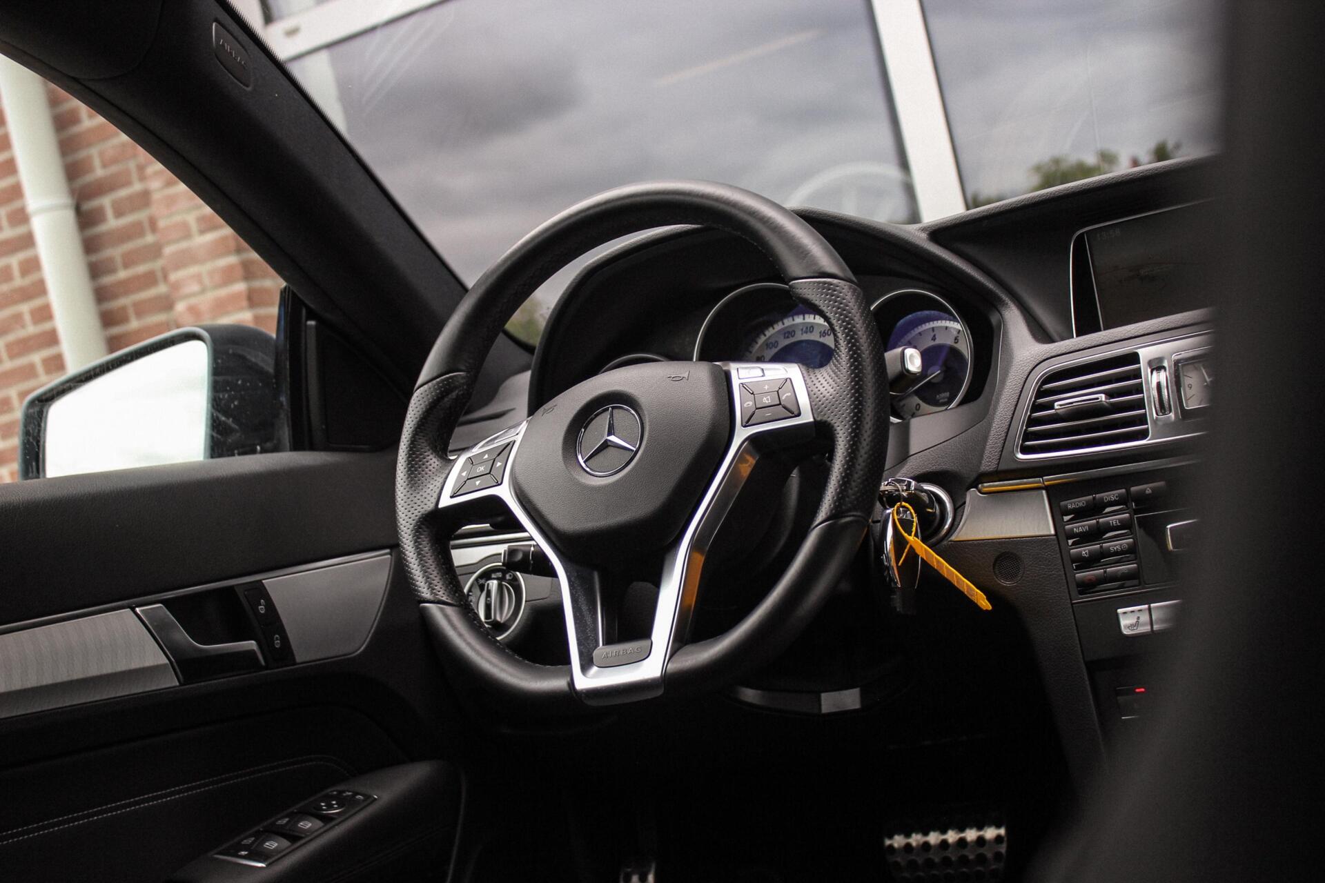 Foto van Mercedes-Benz E 200