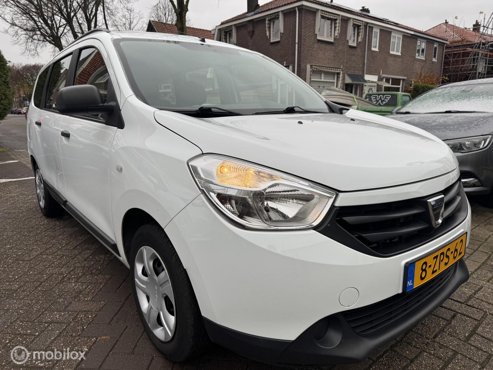 Foto van Dacia Lodgy
