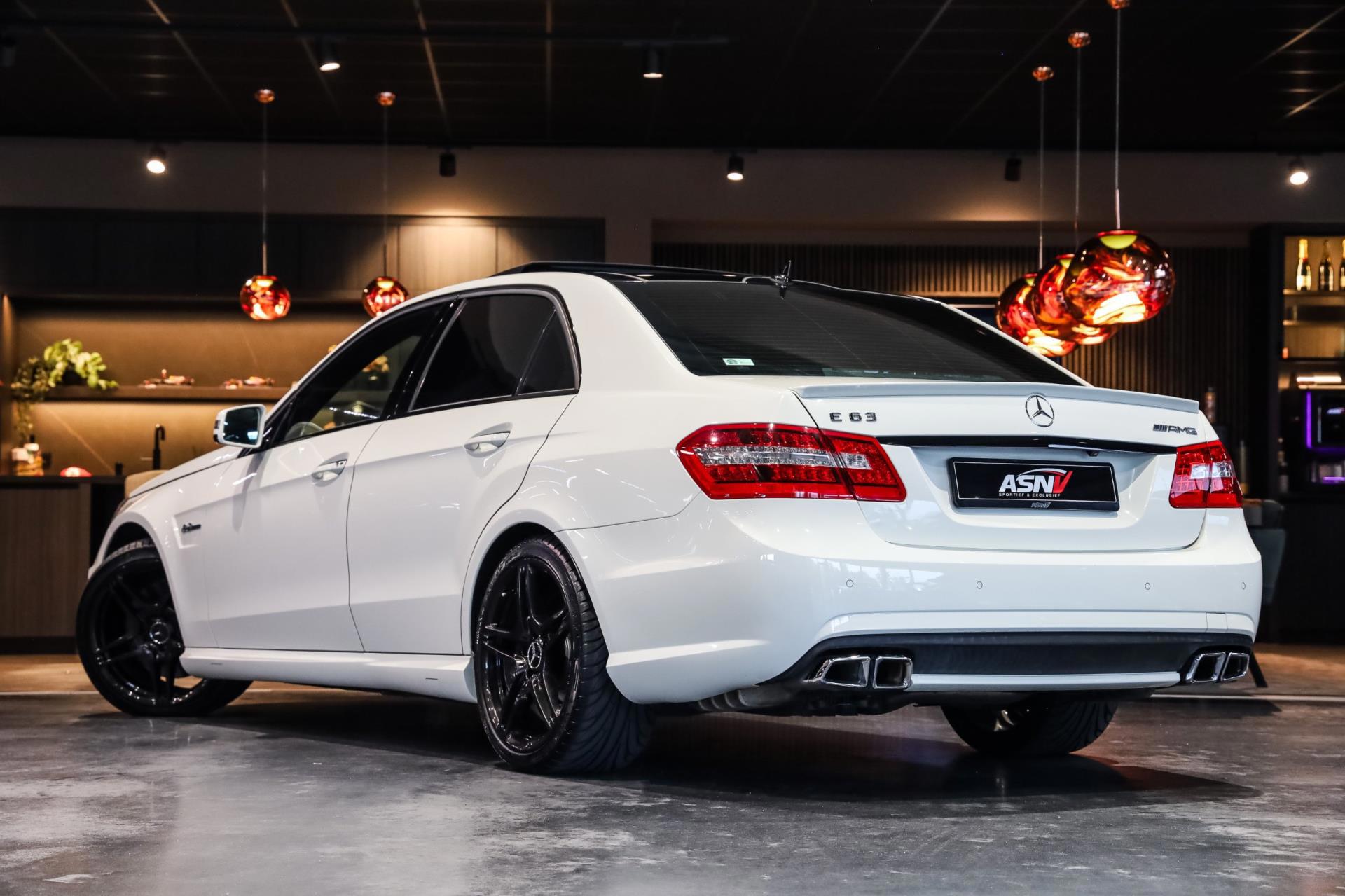 Foto van Mercedes-Benz E 63 AMG