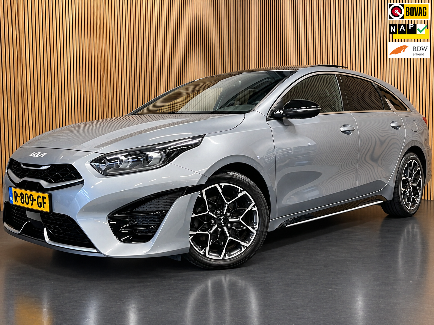 Kia Proceed 1.0 T-GDi GT-Line 120PK|DIGITAL COCKPIT|PANO|NAVI|CARPLAY|CAMERA|CLIMA+CRUISE|STOEL+STUURVERW|KEYLESS ENTRY+GO|NL|NAP| 2022 - voorkant