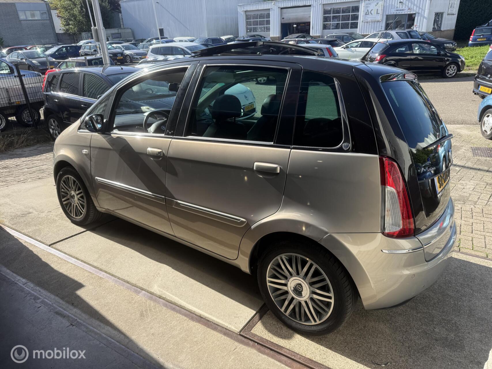 Foto van Lancia Lancia Musa