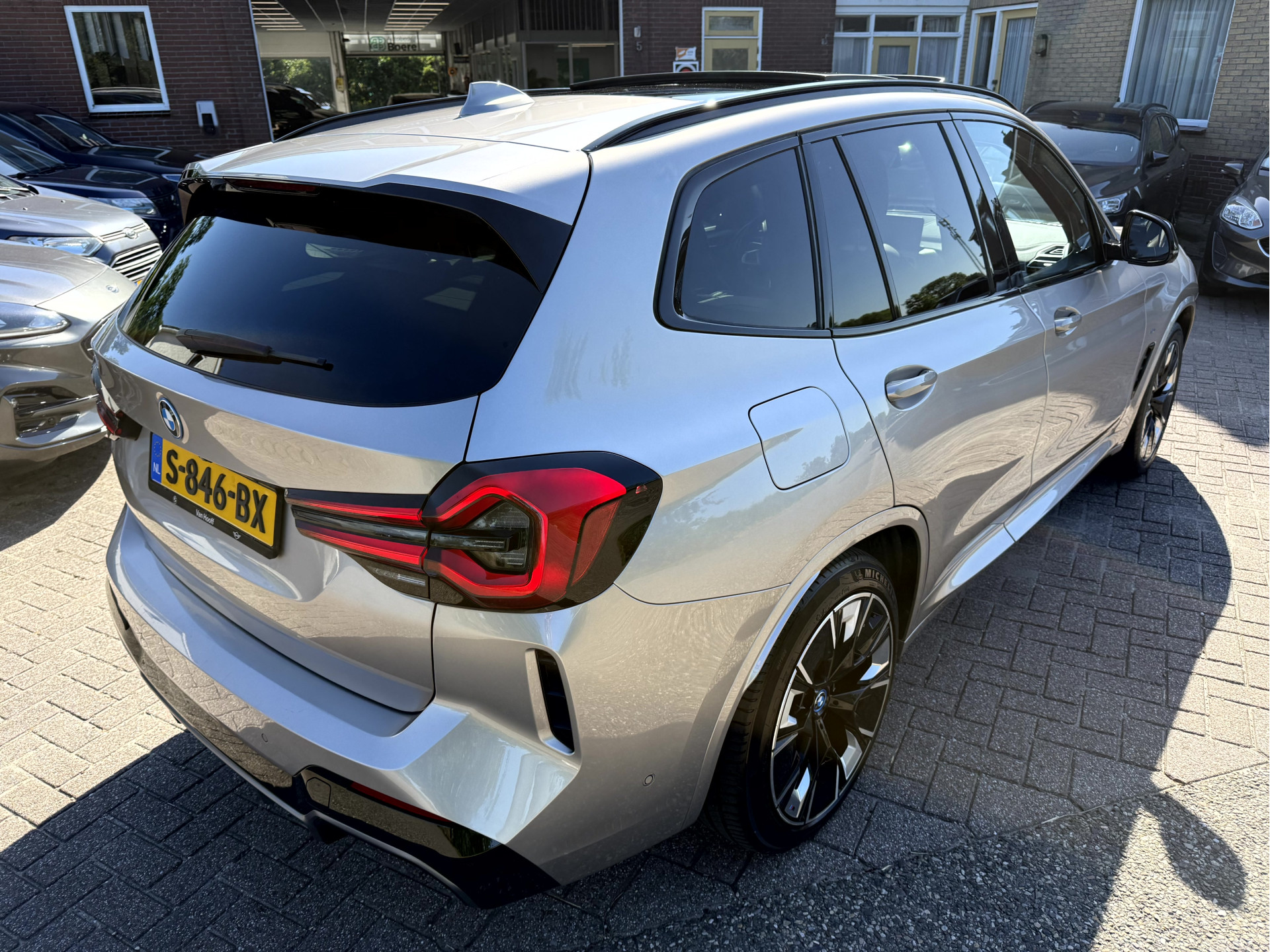 Foto van BMW Ix3