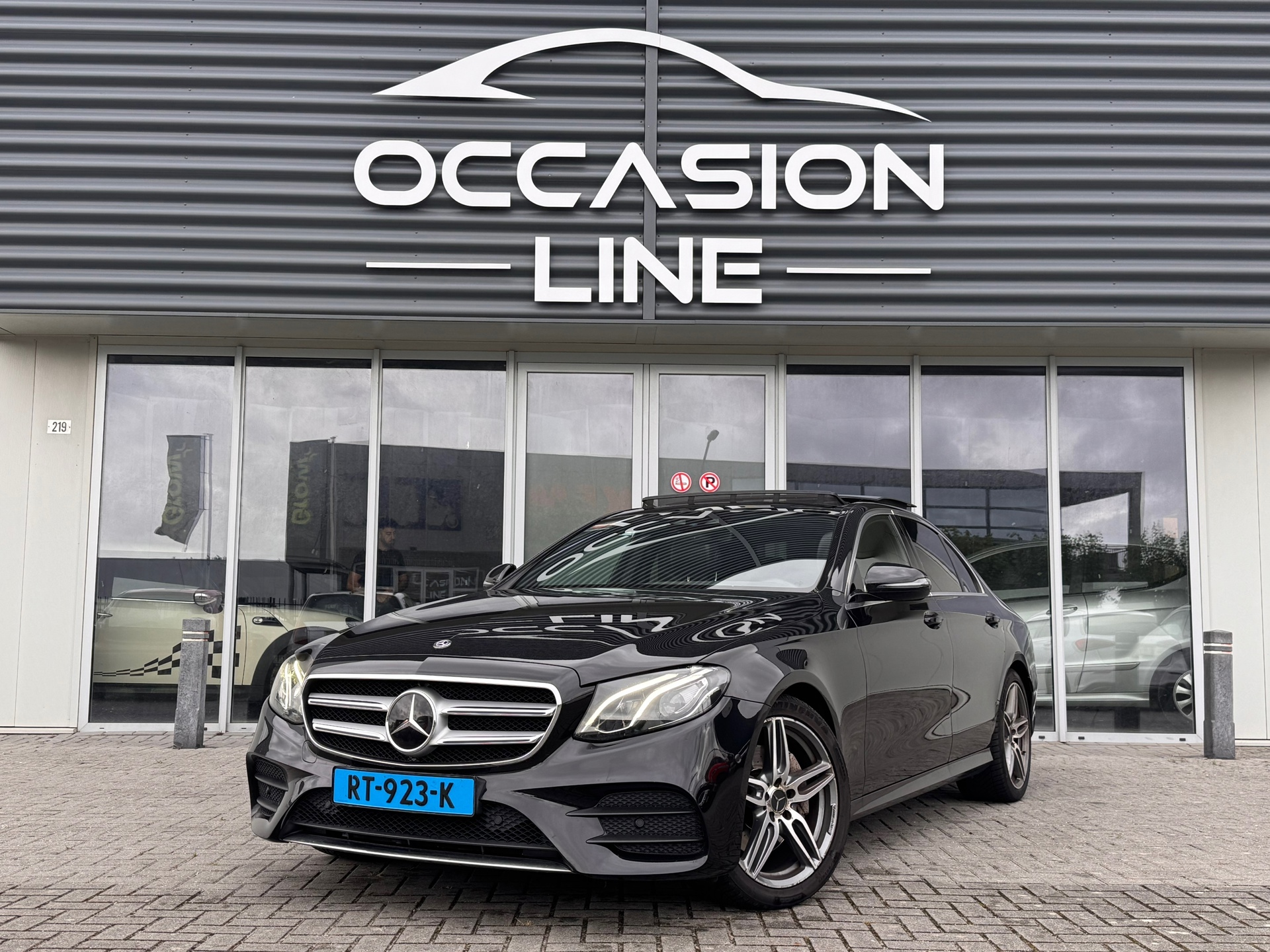 Mercedes-Benz E 200 D |Panoramadak | Taxi Klaar 2018 - voorkant