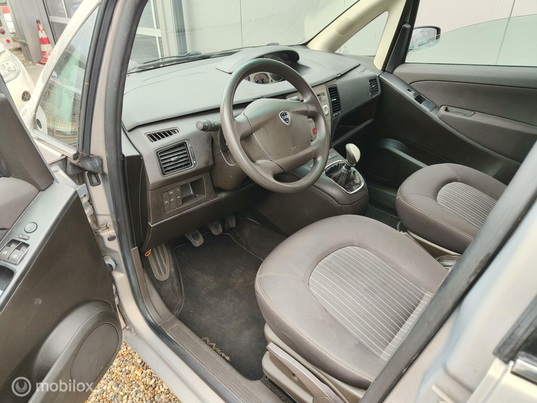 Foto van Lancia Musa