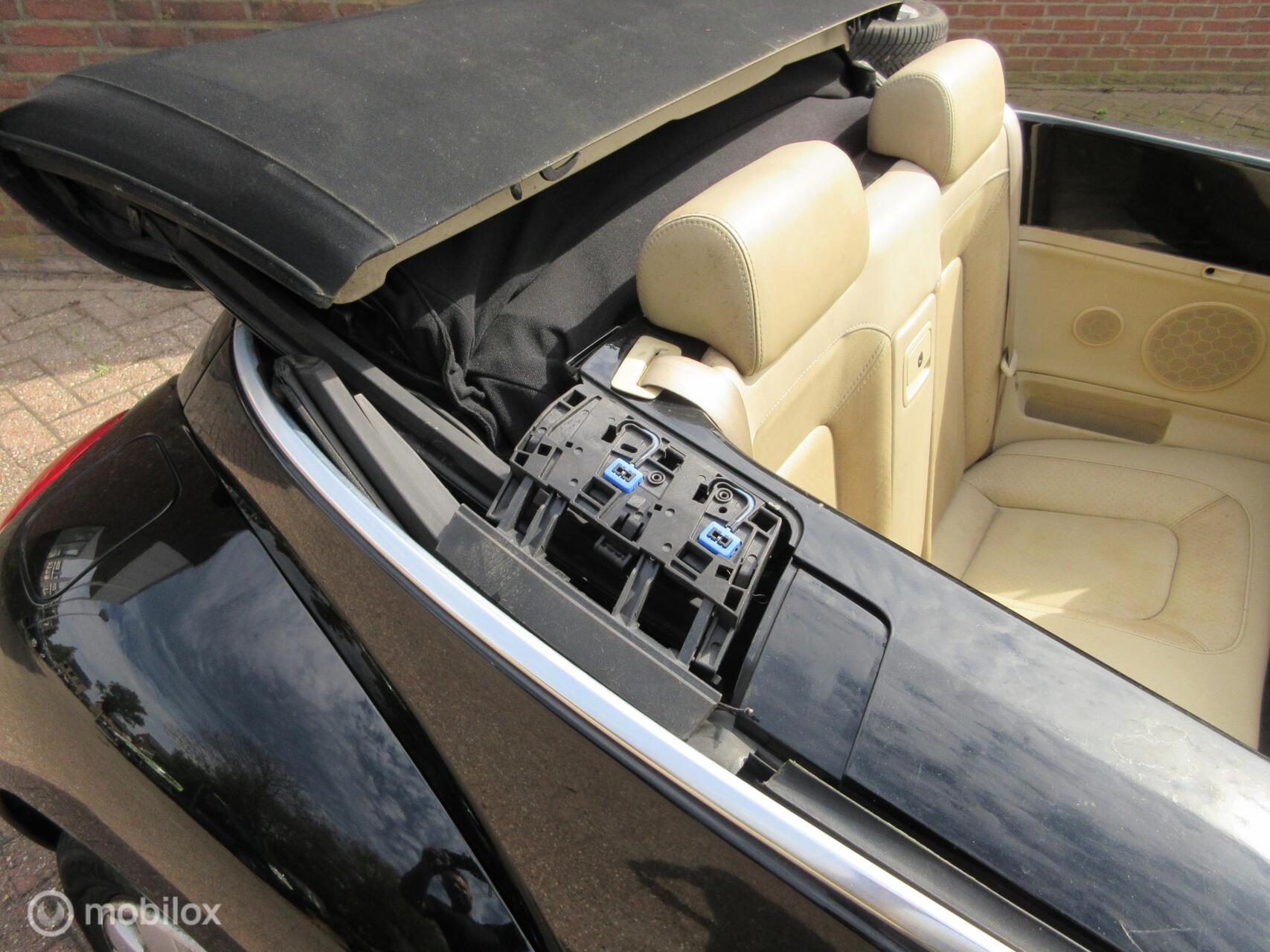 Foto van Volkswagen New Beetle Cabriolet