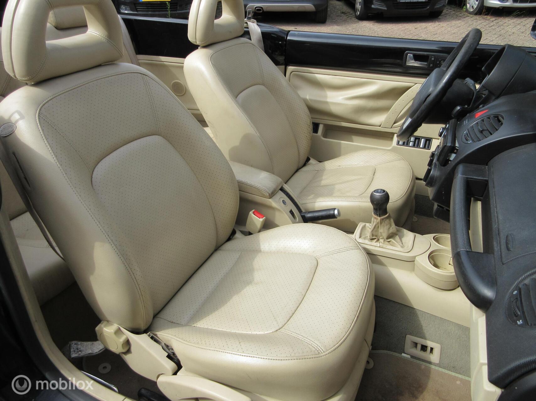 Foto van Volkswagen New Beetle Cabriolet