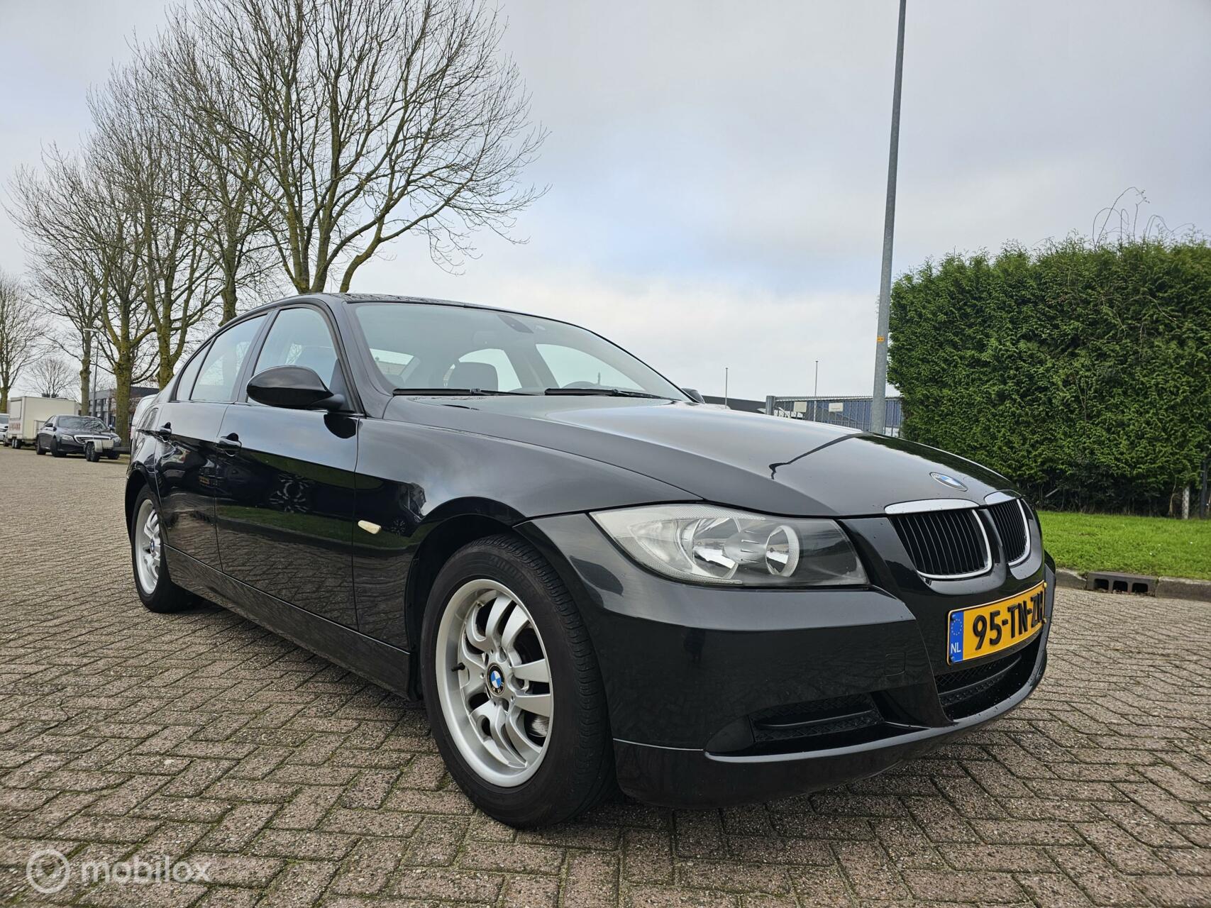 BMW 3-serie 318i High Executive 2006 - voorkant