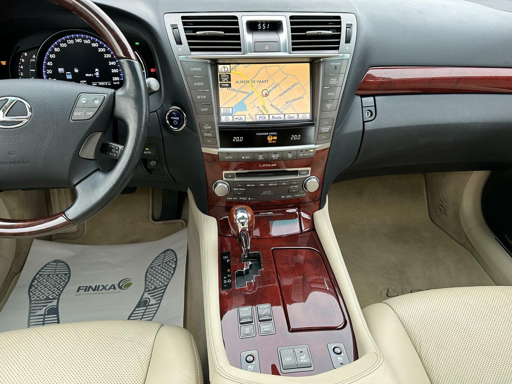 Foto van Lexus LS