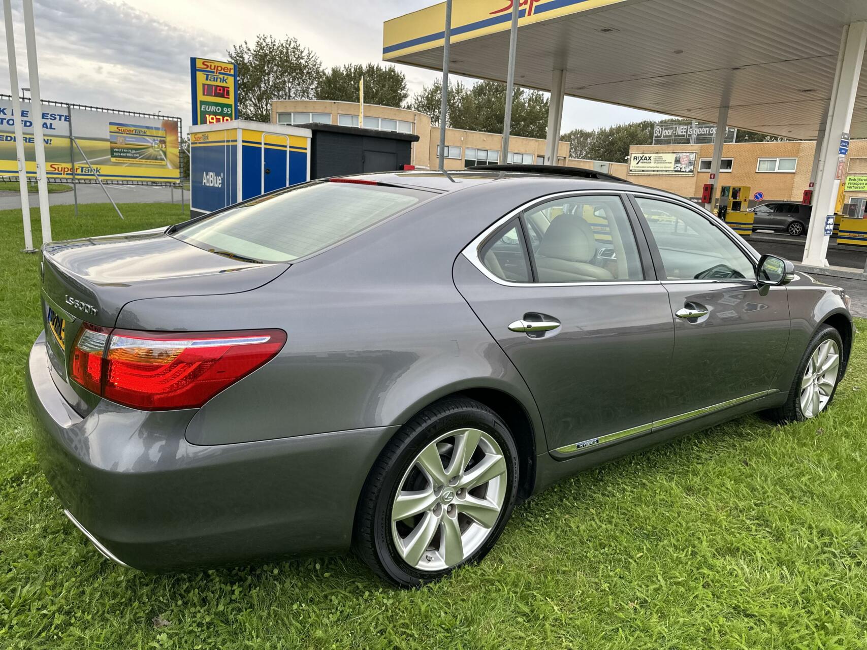Foto van Lexus LS
