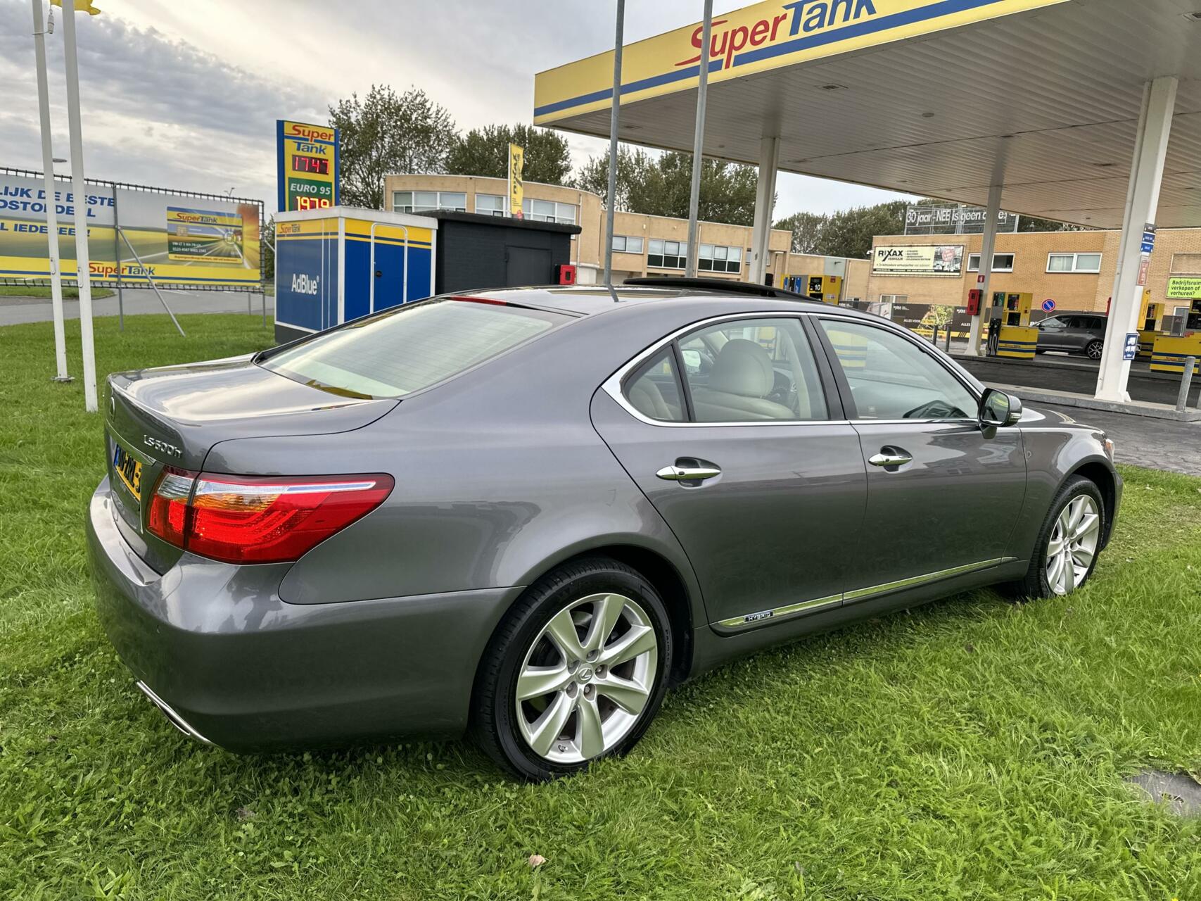 Foto van Lexus LS