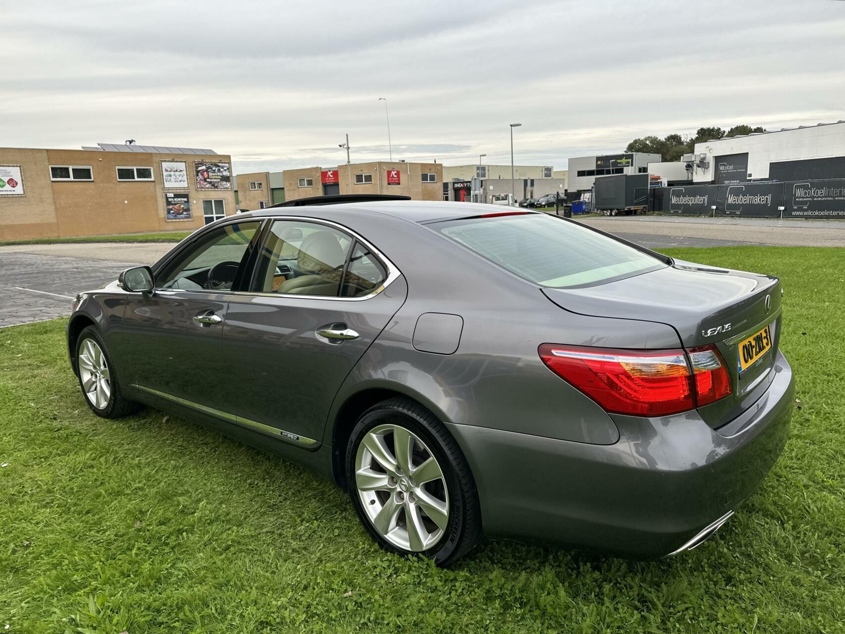 Foto van Lexus LS