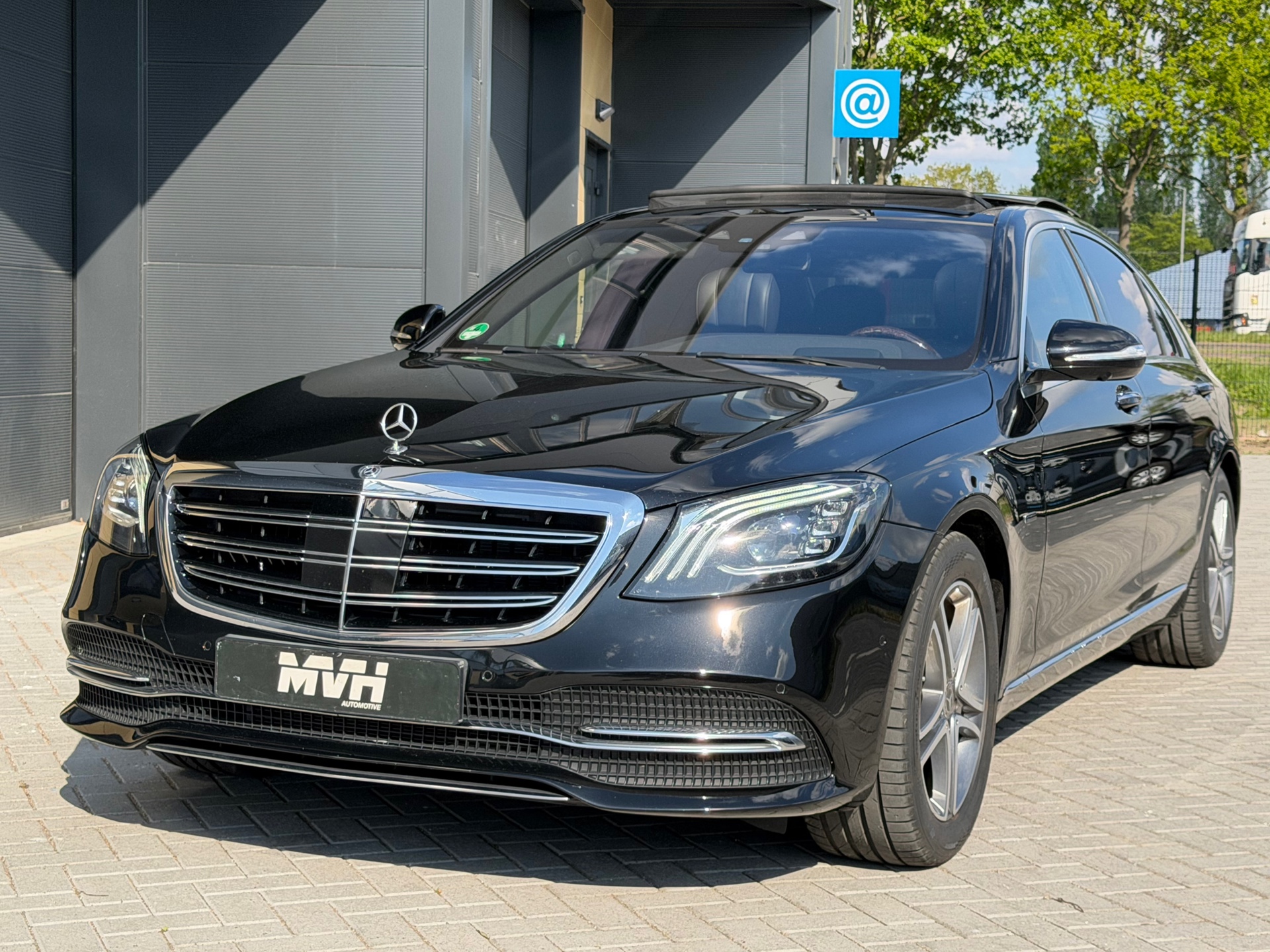 Foto van Mercedes-Benz S 560 E