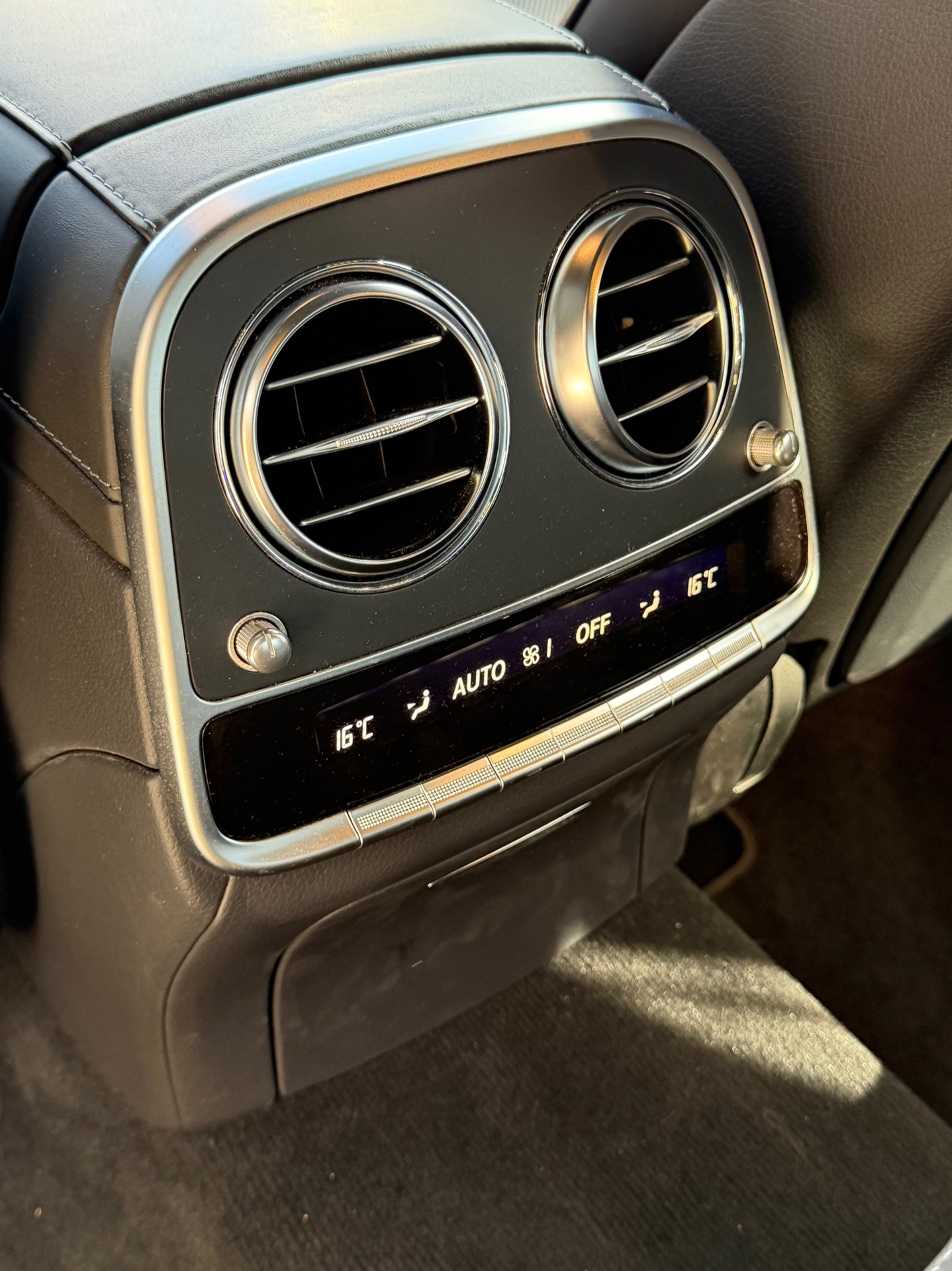 Foto van Mercedes-Benz S 560 E