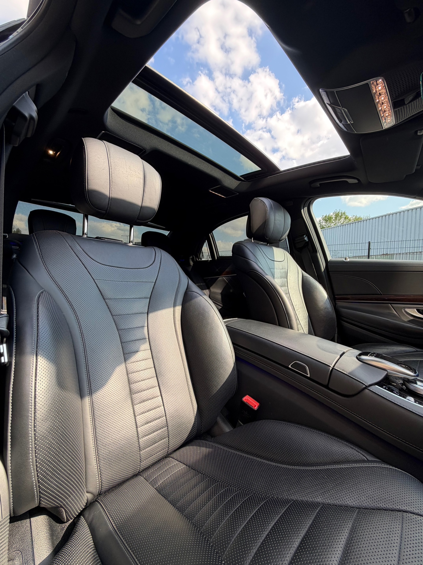 Foto van Mercedes-Benz S 560 E