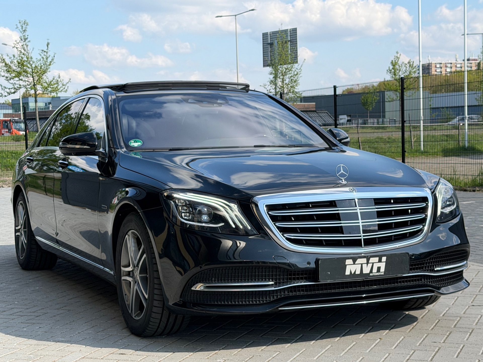 Foto van Mercedes-Benz S 560 E