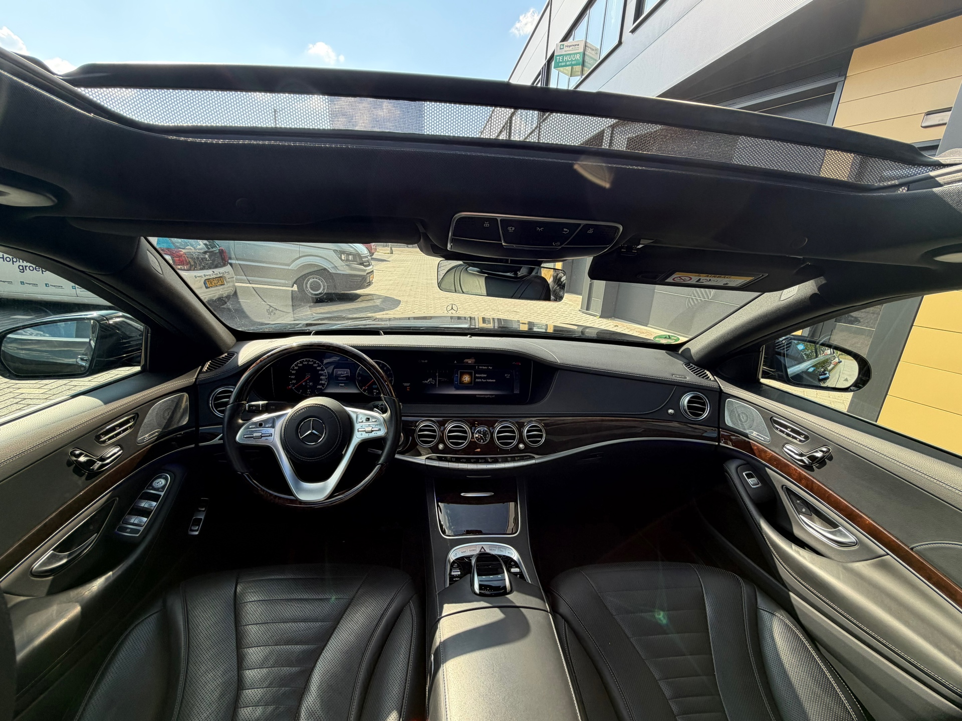 Foto van Mercedes-Benz S 560 E