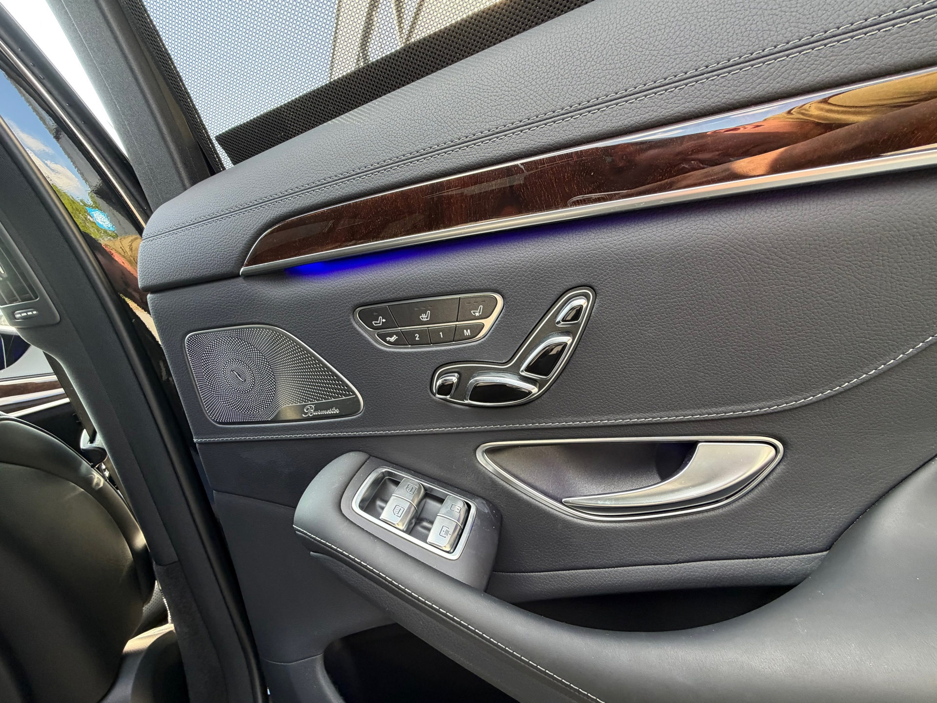 Foto van Mercedes-Benz S 560 E